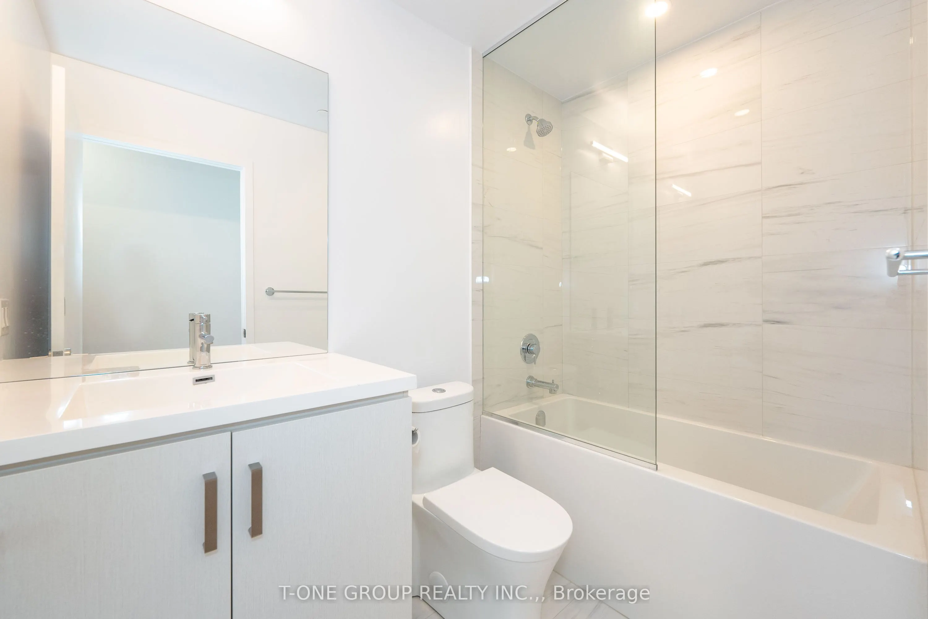 38 Honeycrisp Crescent, #921