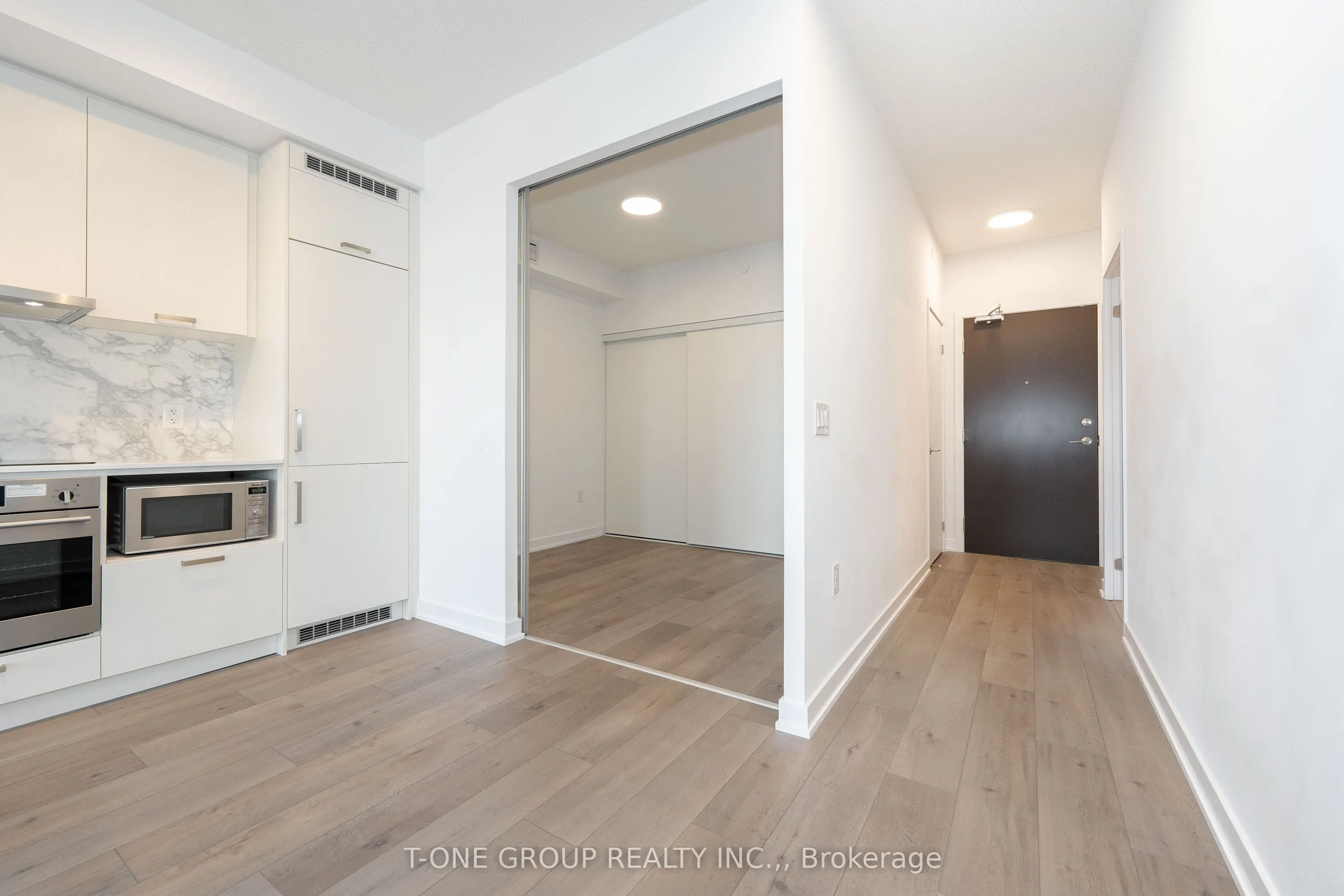 38 Honeycrisp Crescent, #921