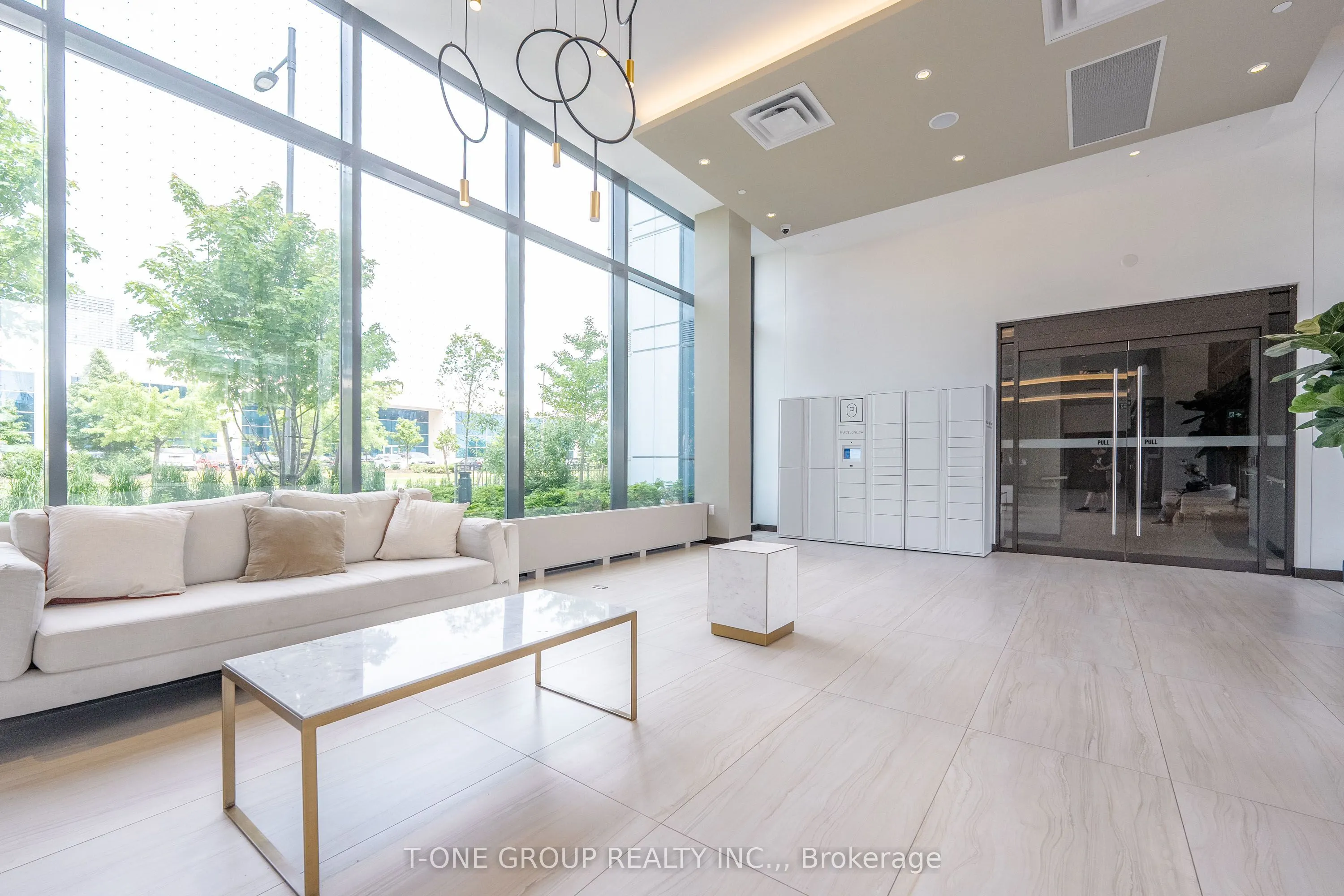38 Honeycrisp Crescent, #921