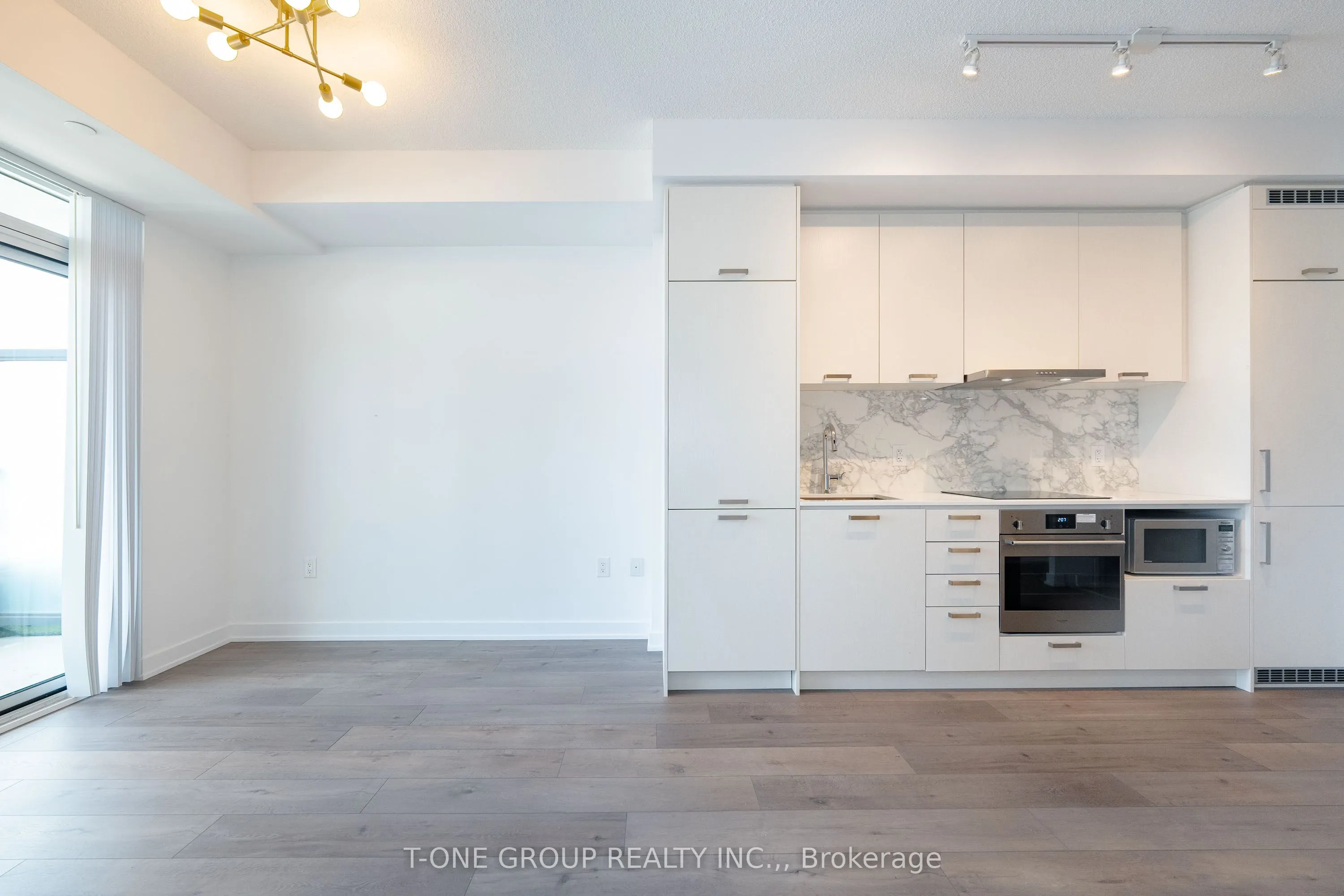 38 Honeycrisp Crescent, #921