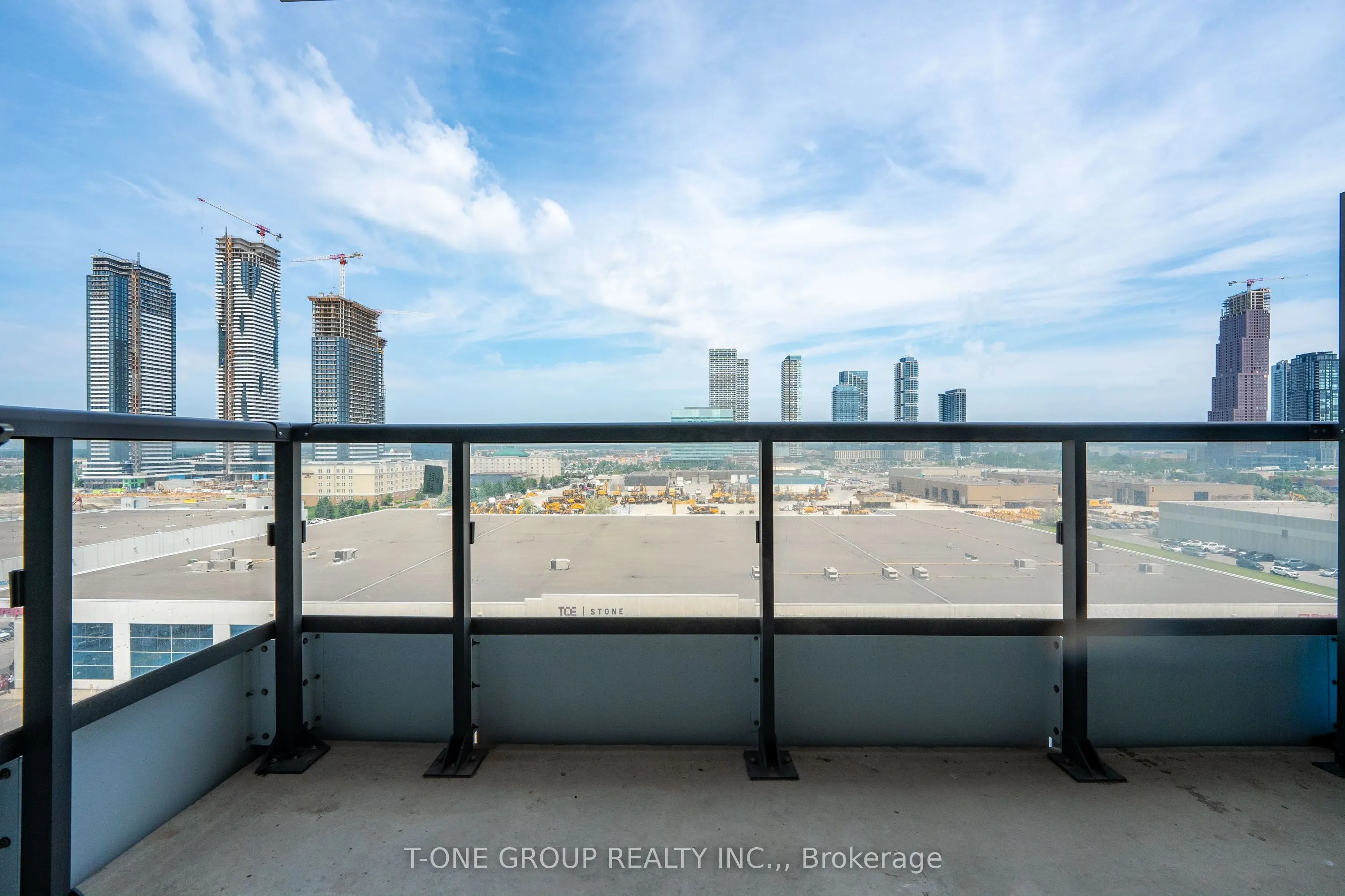 38 Honeycrisp Crescent, #921