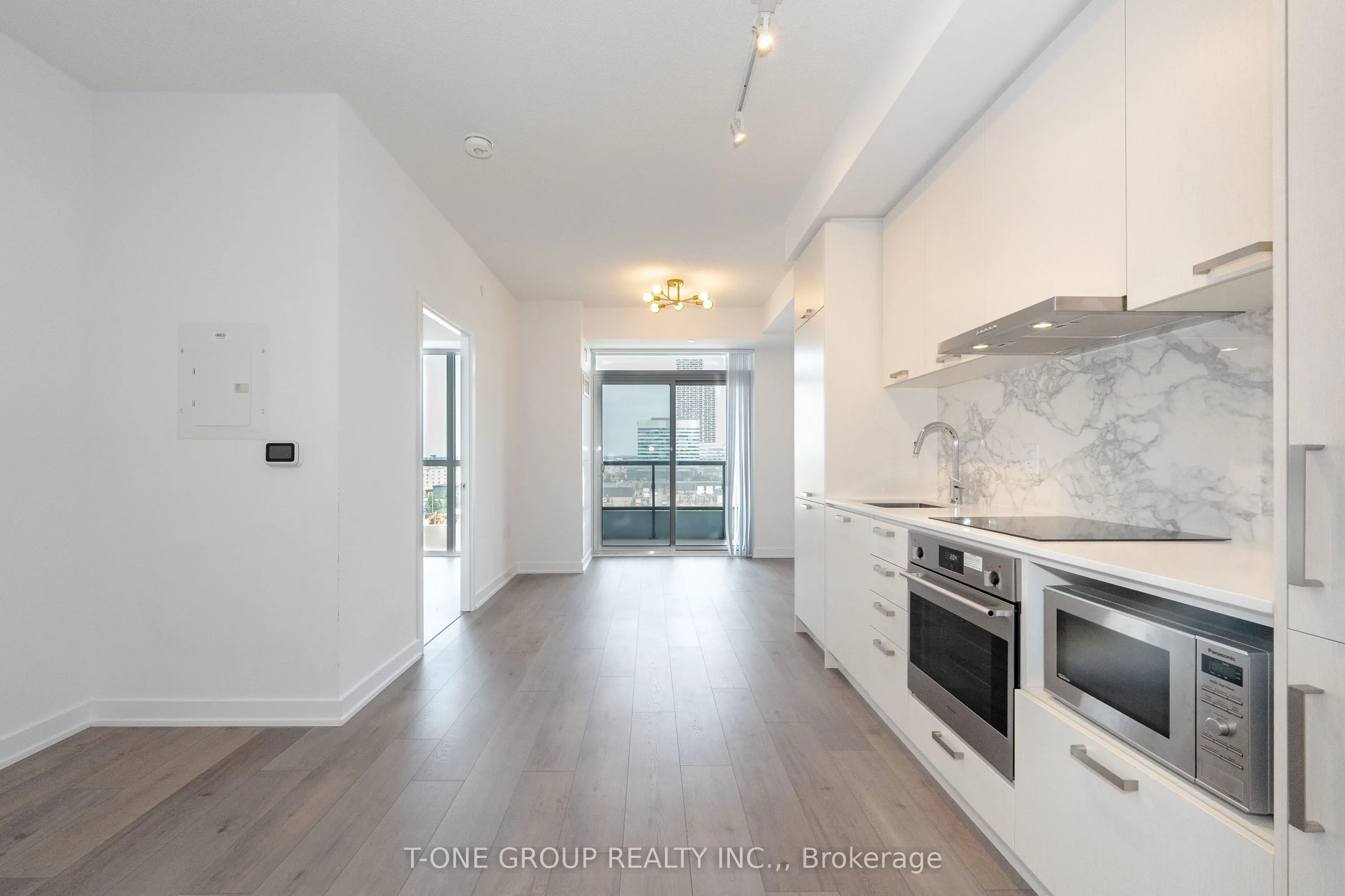 38 Honeycrisp Crescent, #921