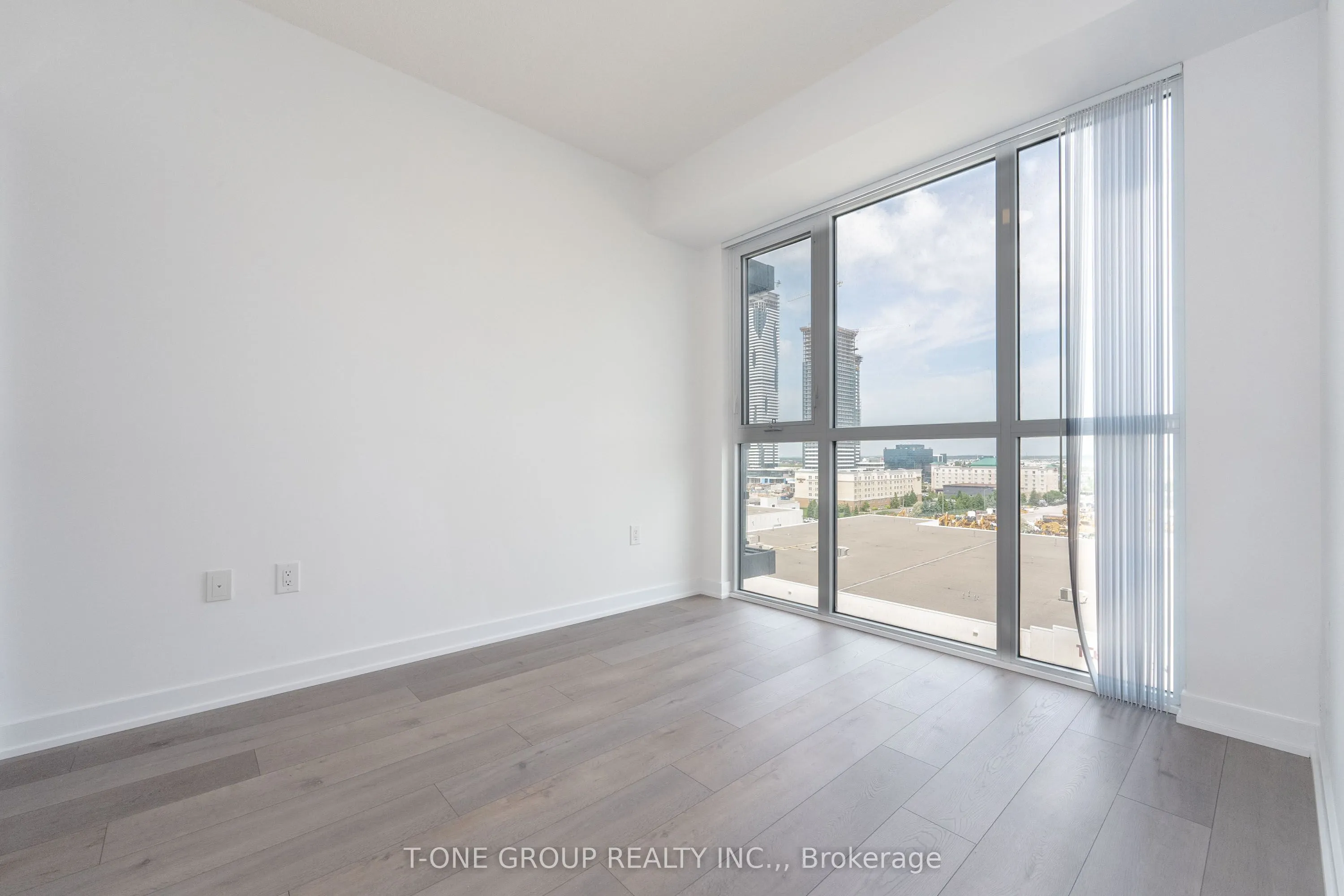 38 Honeycrisp Crescent, #921