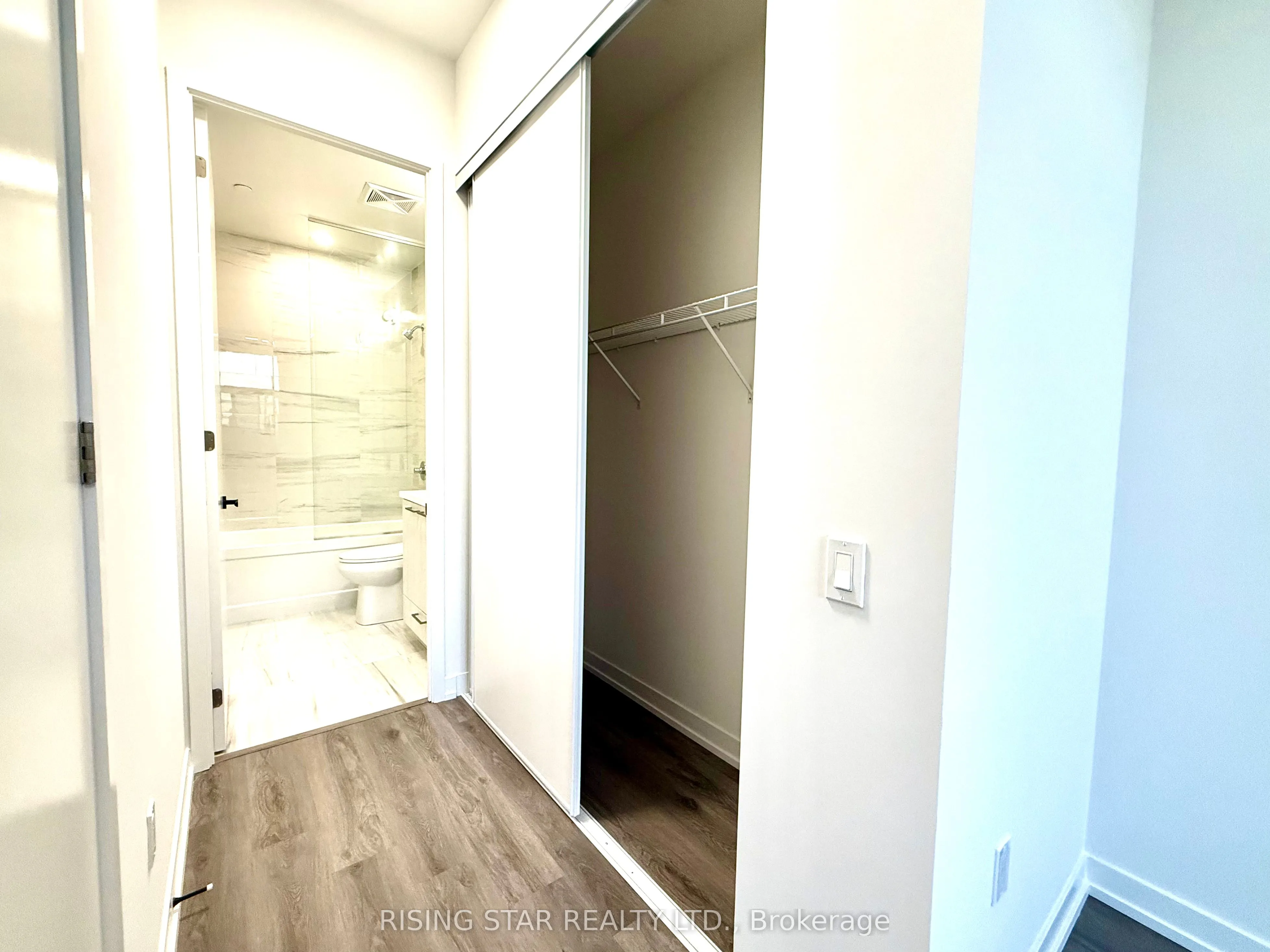 195 Commerce Street W, #PH-105