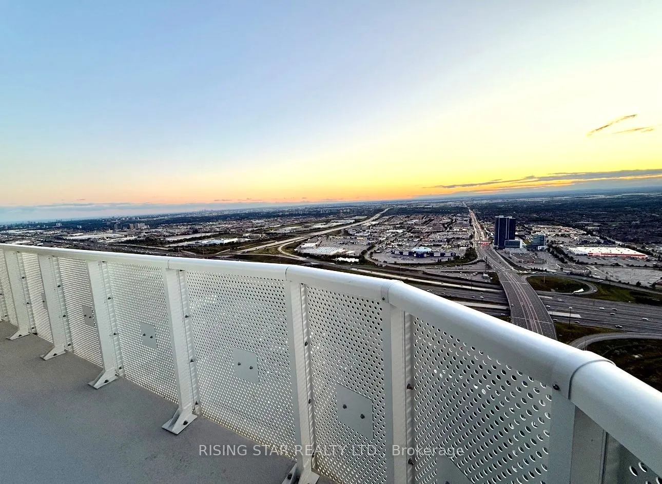 195 Commerce Street W, #PH-105