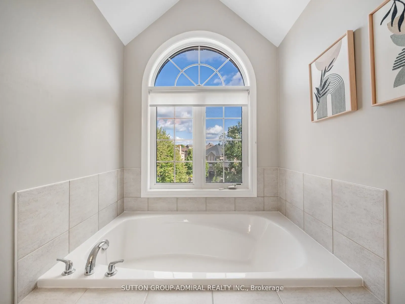 1057 Warby Trail