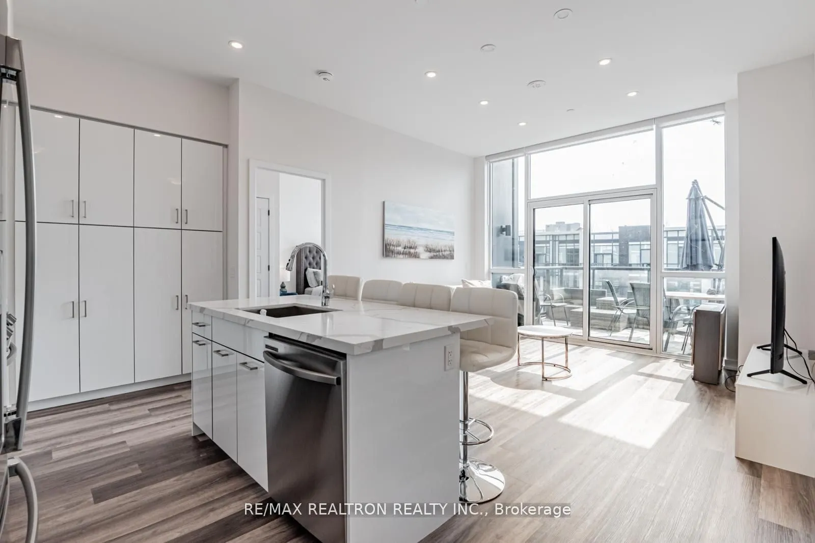 415 Sea Ray Avenue, #421
