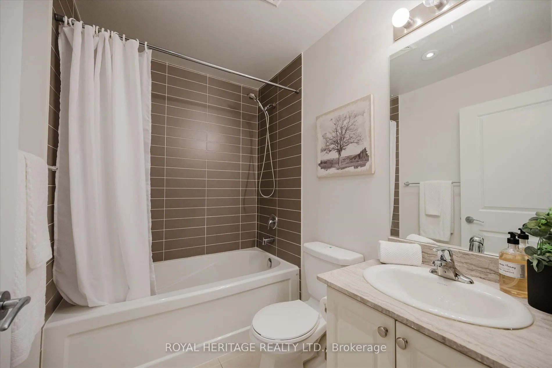 111 Civic Square Gate, #215