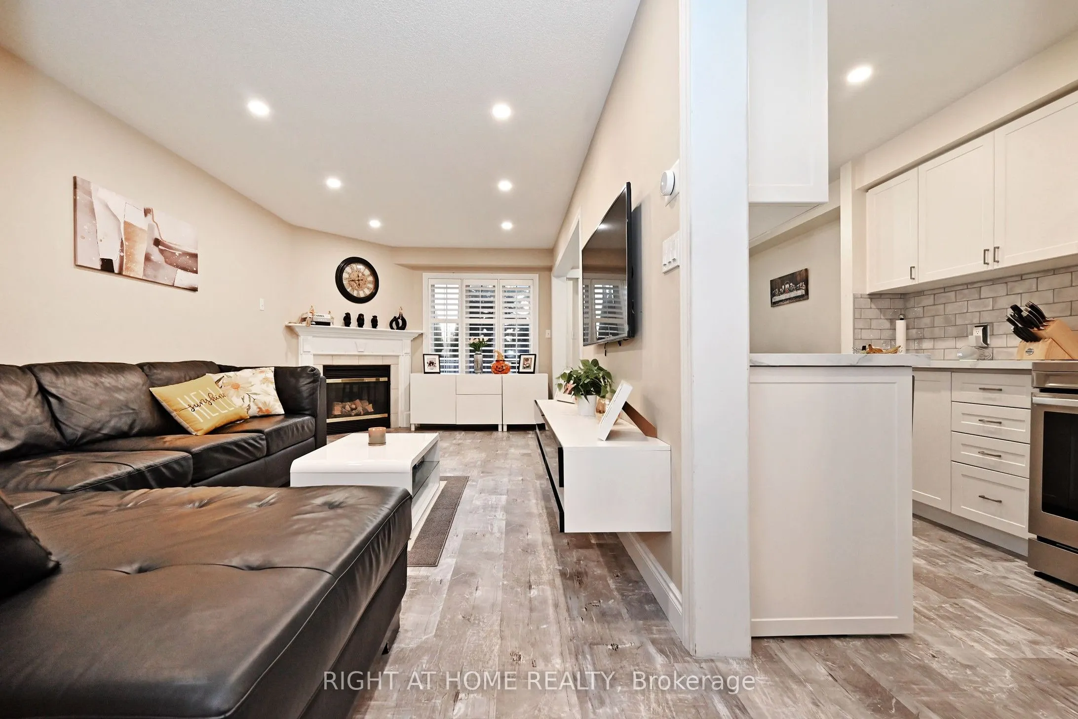 73 Bloomgate Crescent