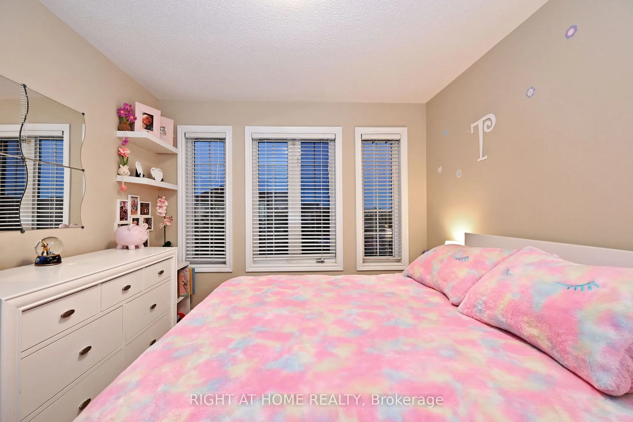 73 Bloomgate Crescent