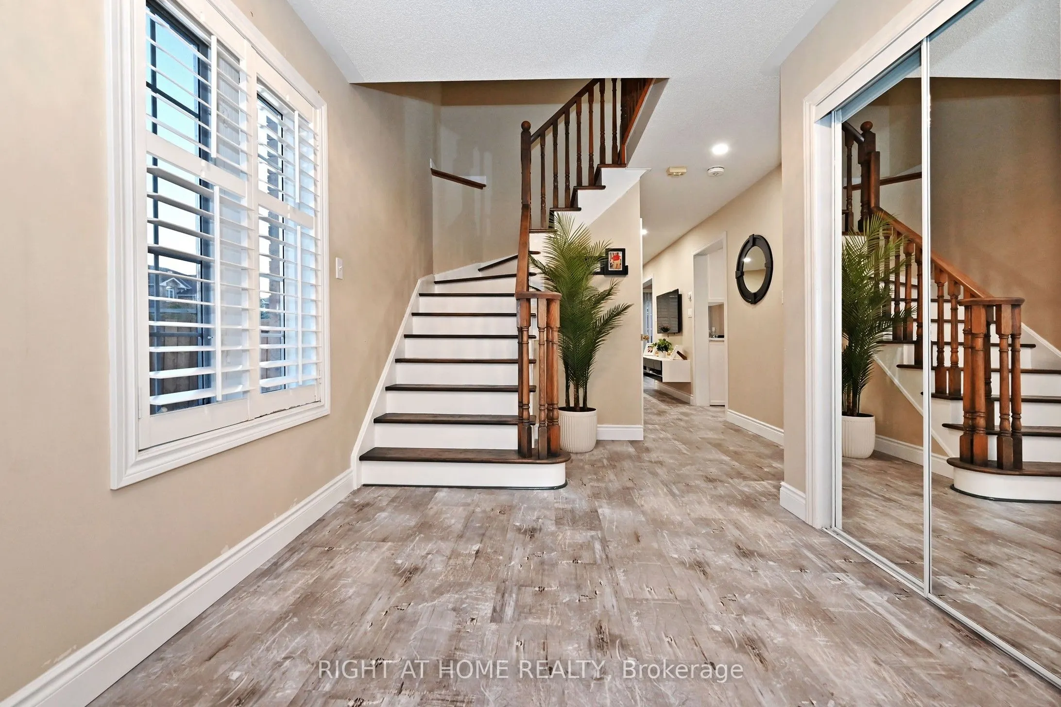 73 Bloomgate Crescent