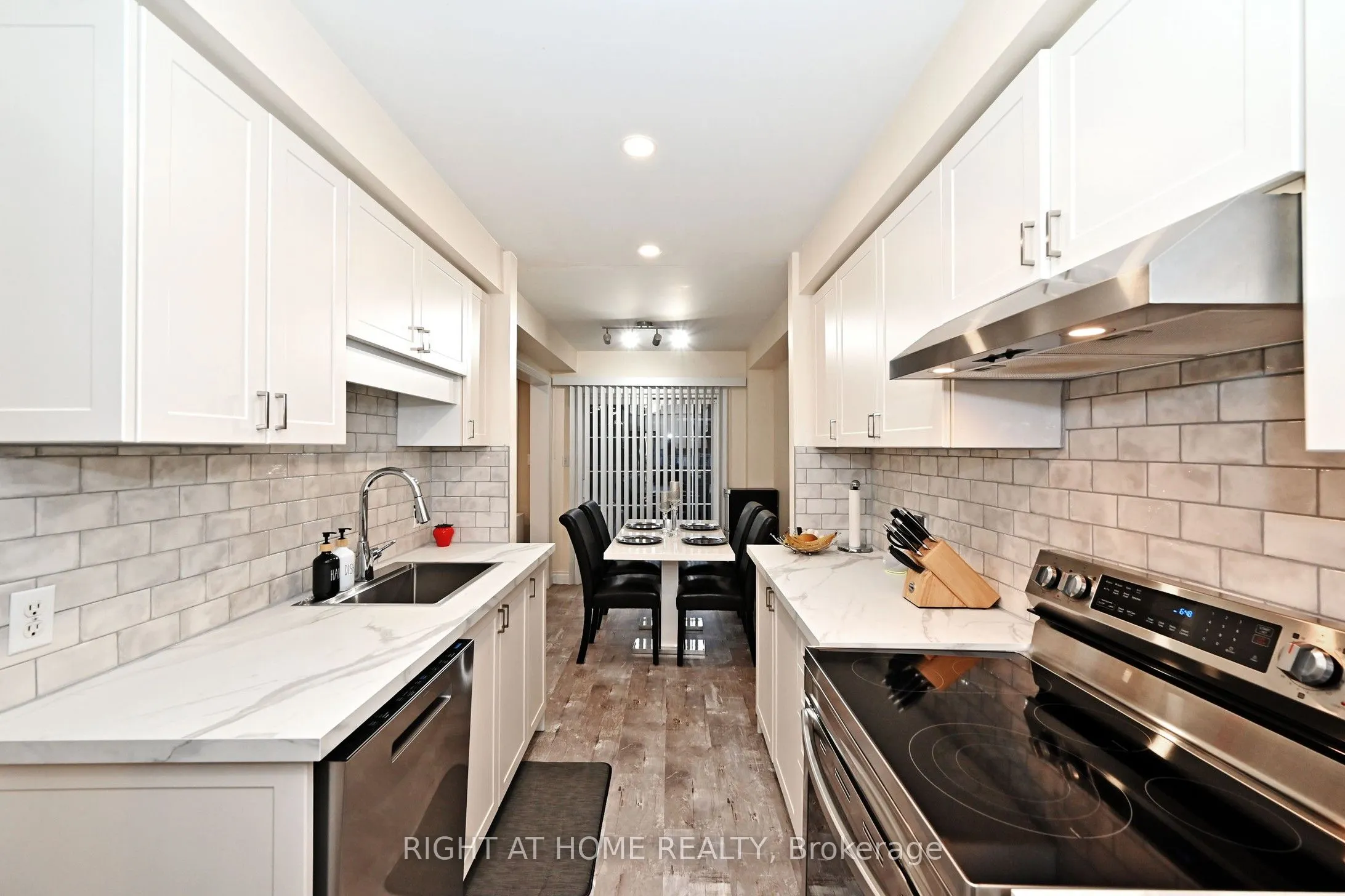 73 Bloomgate Crescent