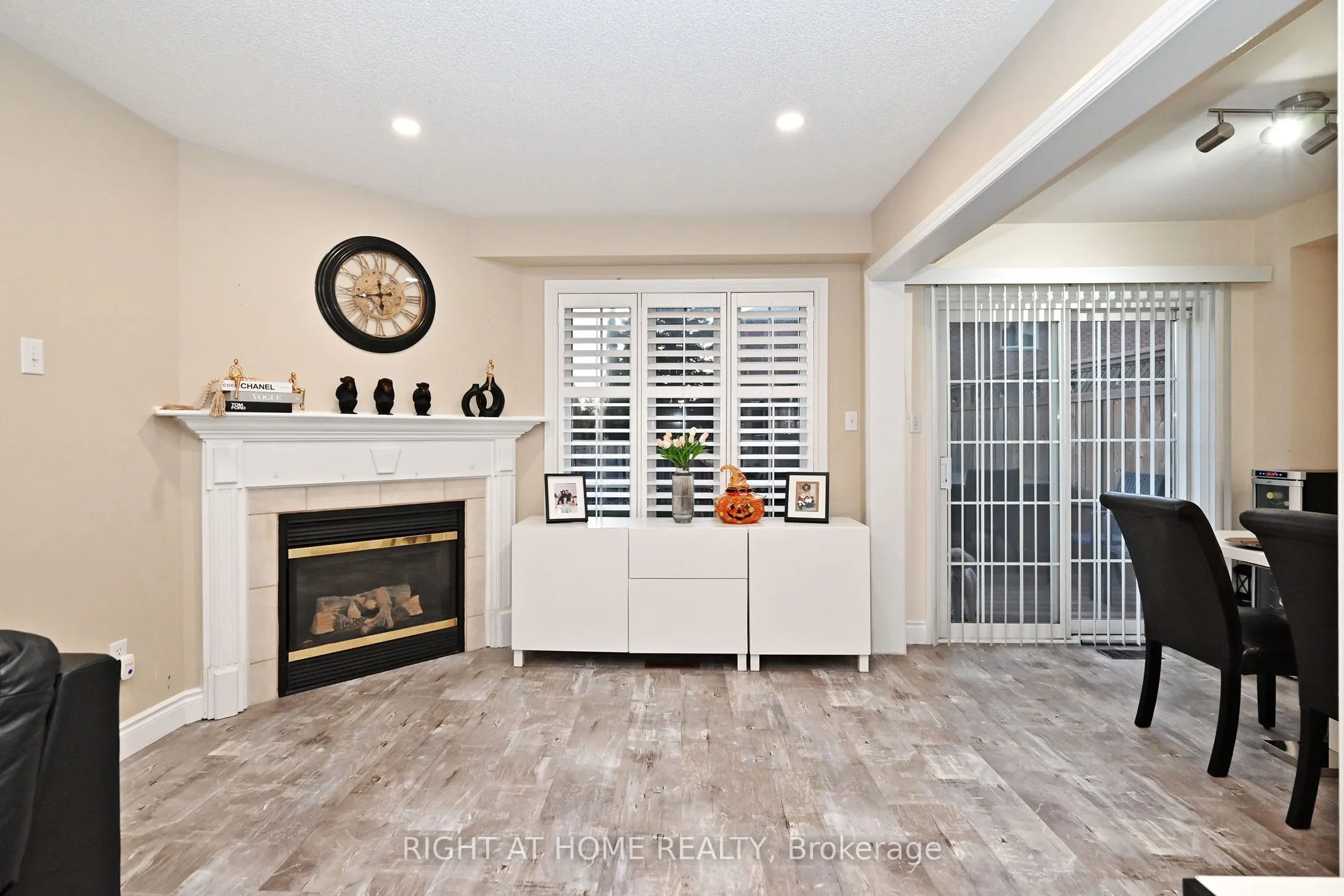 73 Bloomgate Crescent
