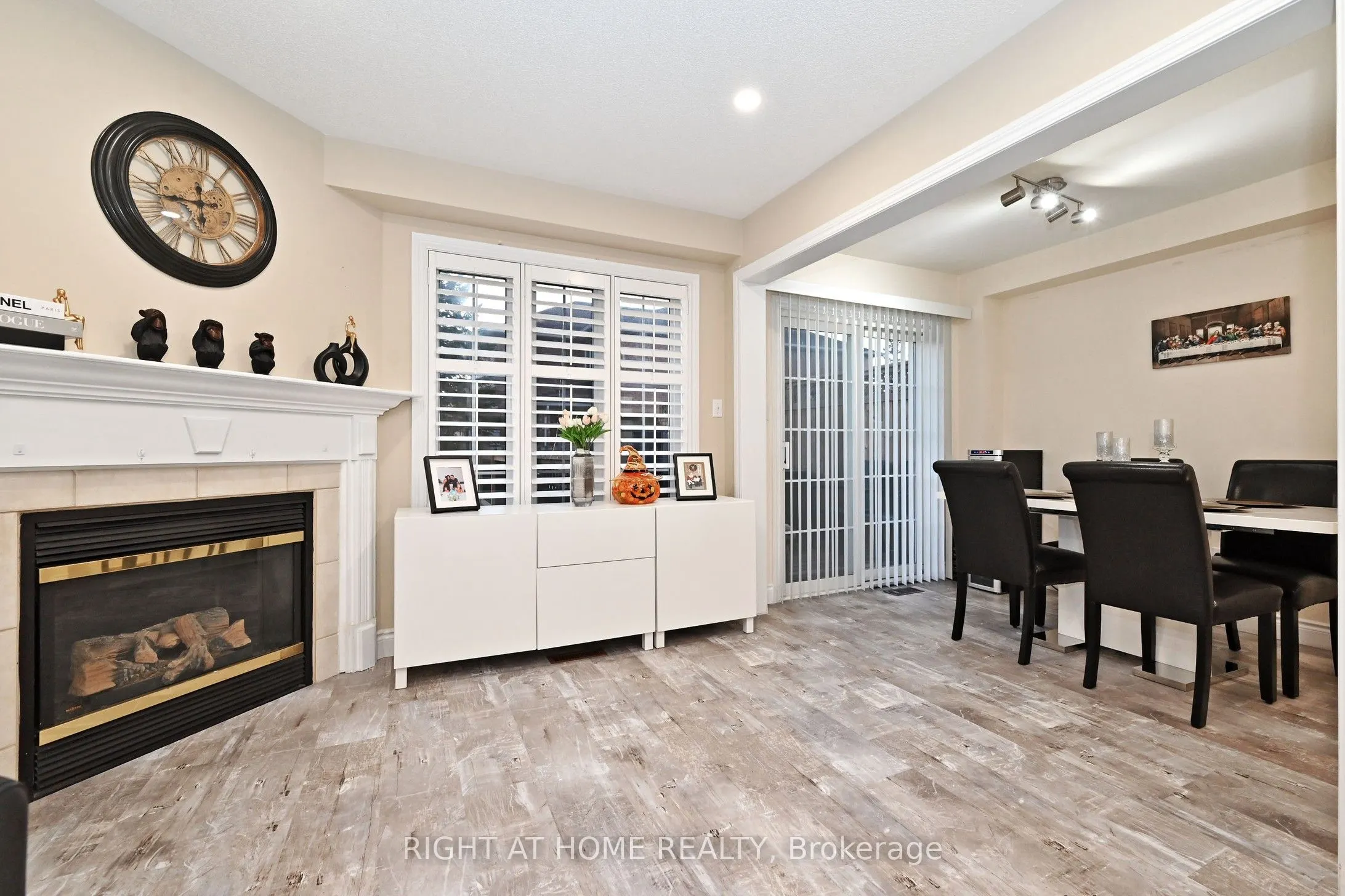 73 Bloomgate Crescent