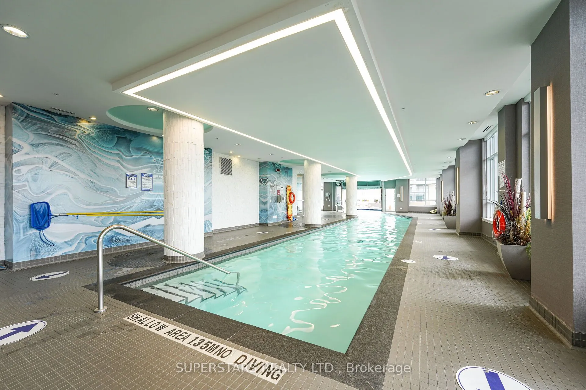 9199 Yonge Street, #807
