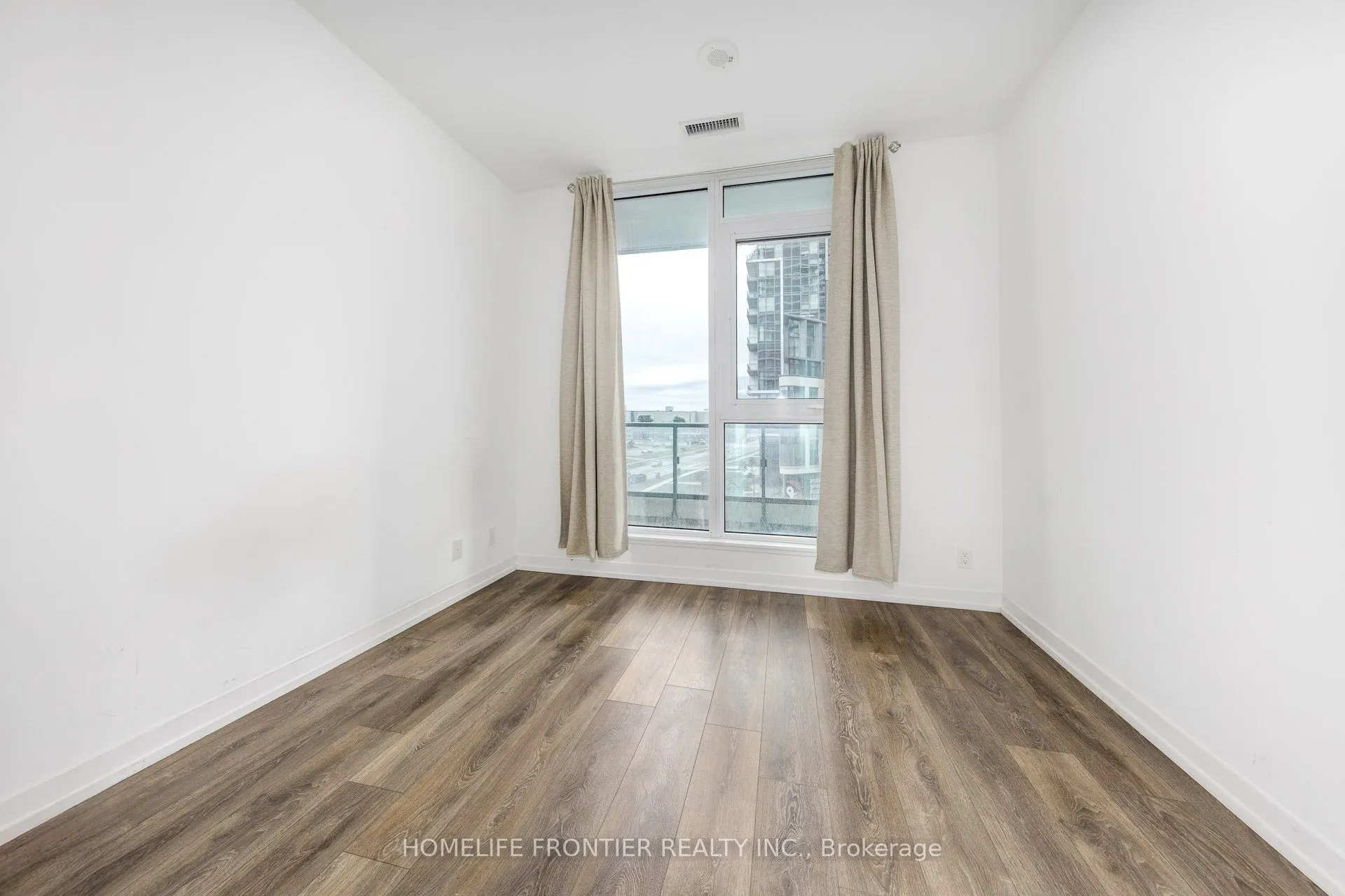 950 Portage Parkway, #303