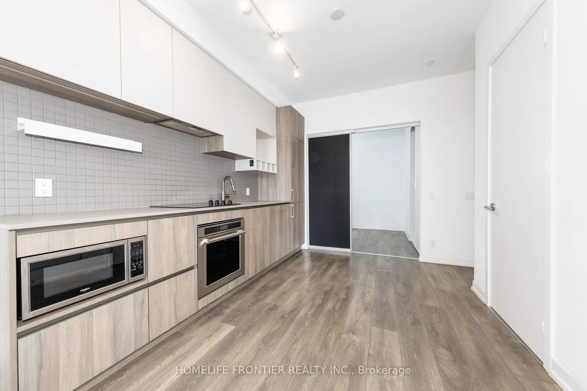 950 Portage Parkway, #303