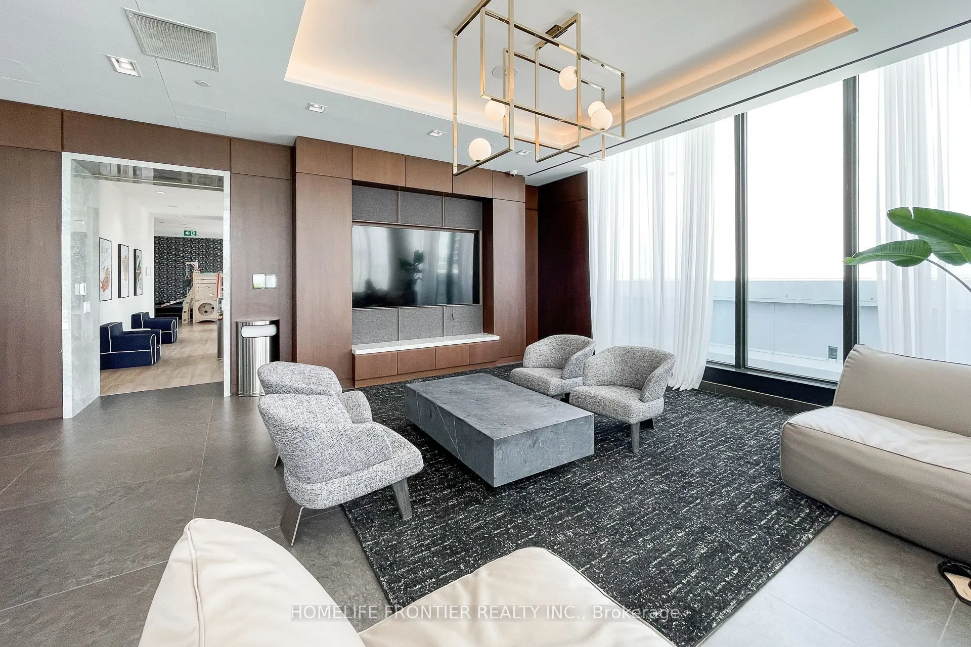 950 Portage Parkway, #303