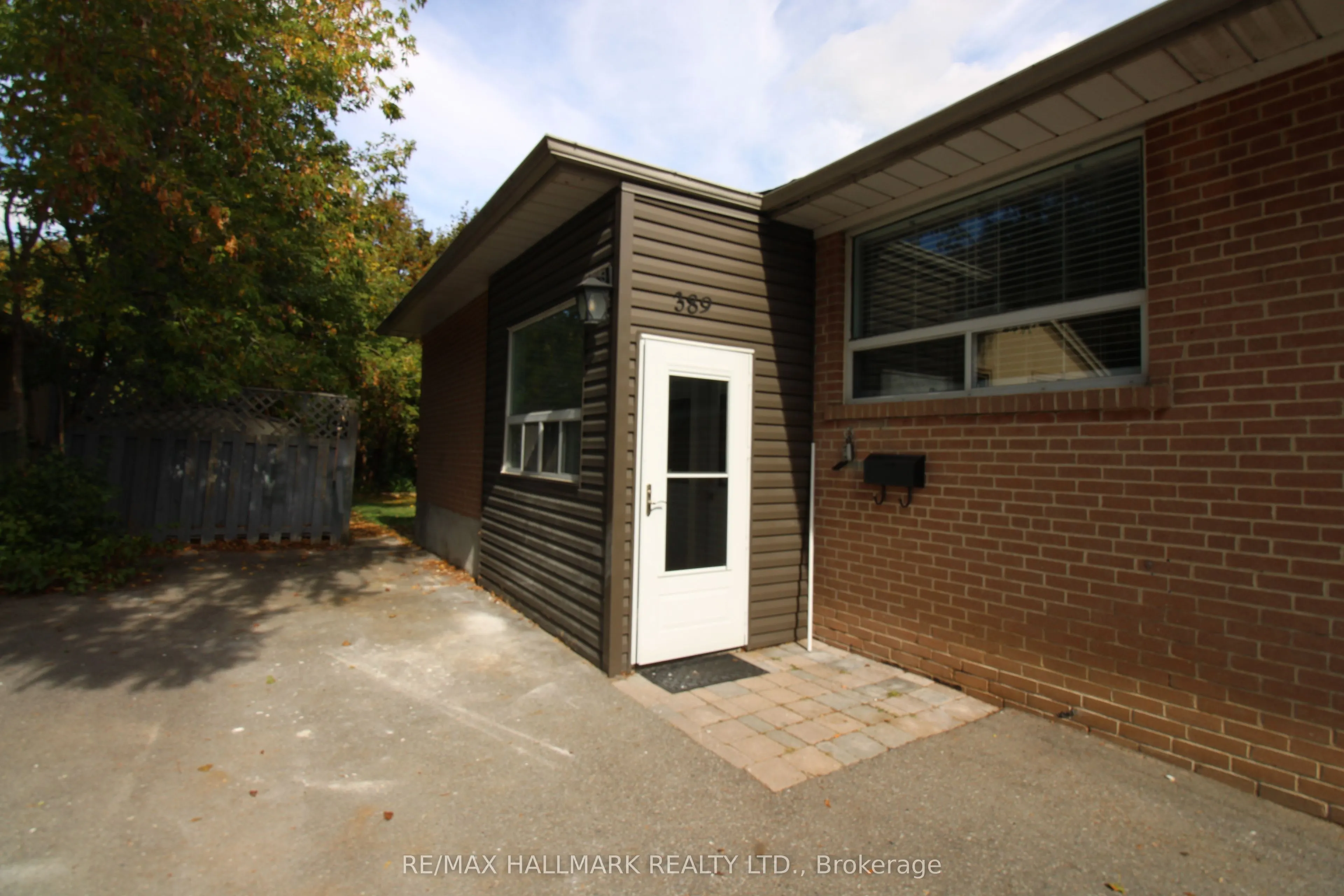 389 Allgood Street, #Main Fl