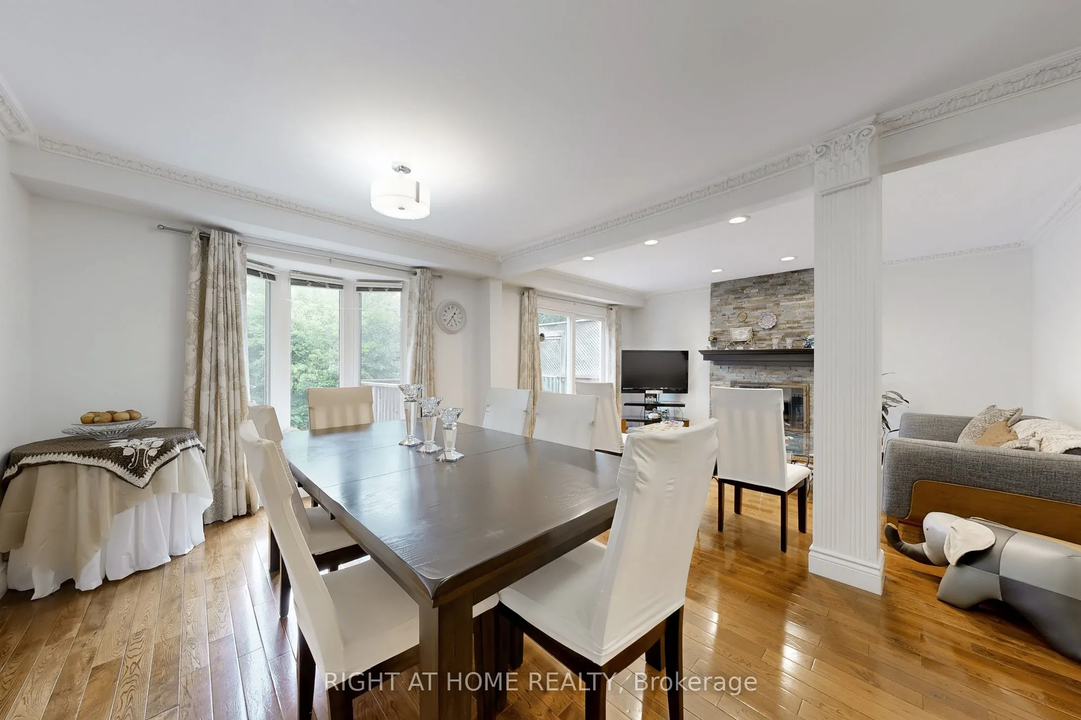 52 Breckonwood Crescent