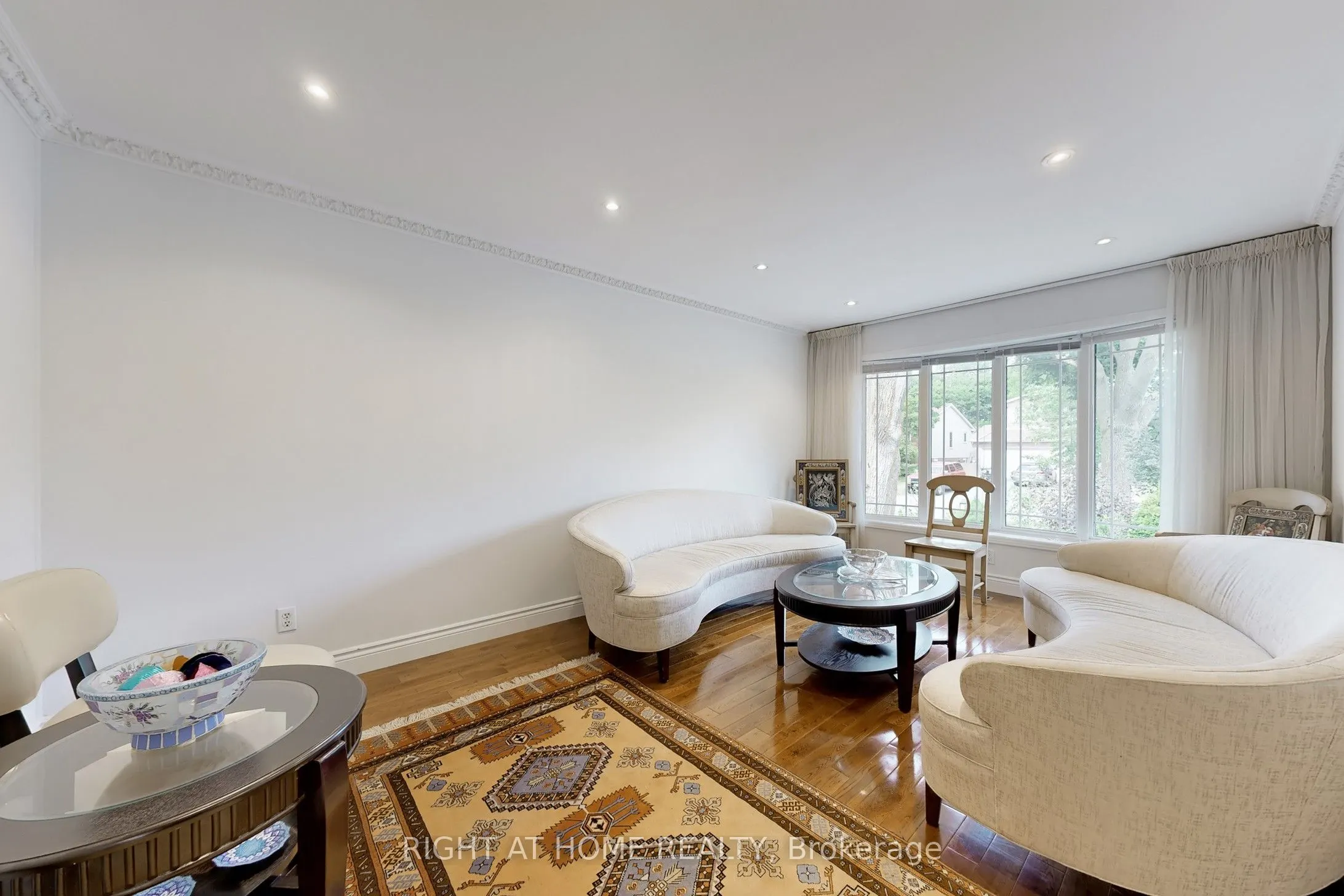 52 Breckonwood Crescent