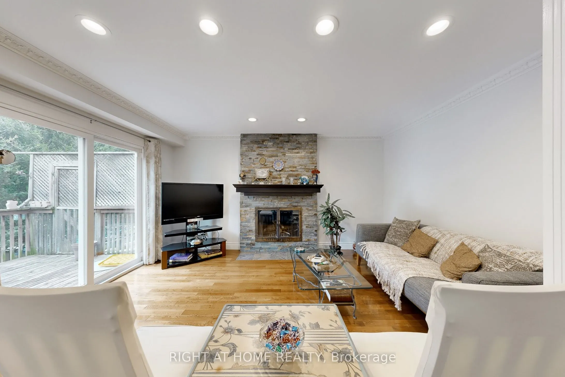 52 Breckonwood Crescent