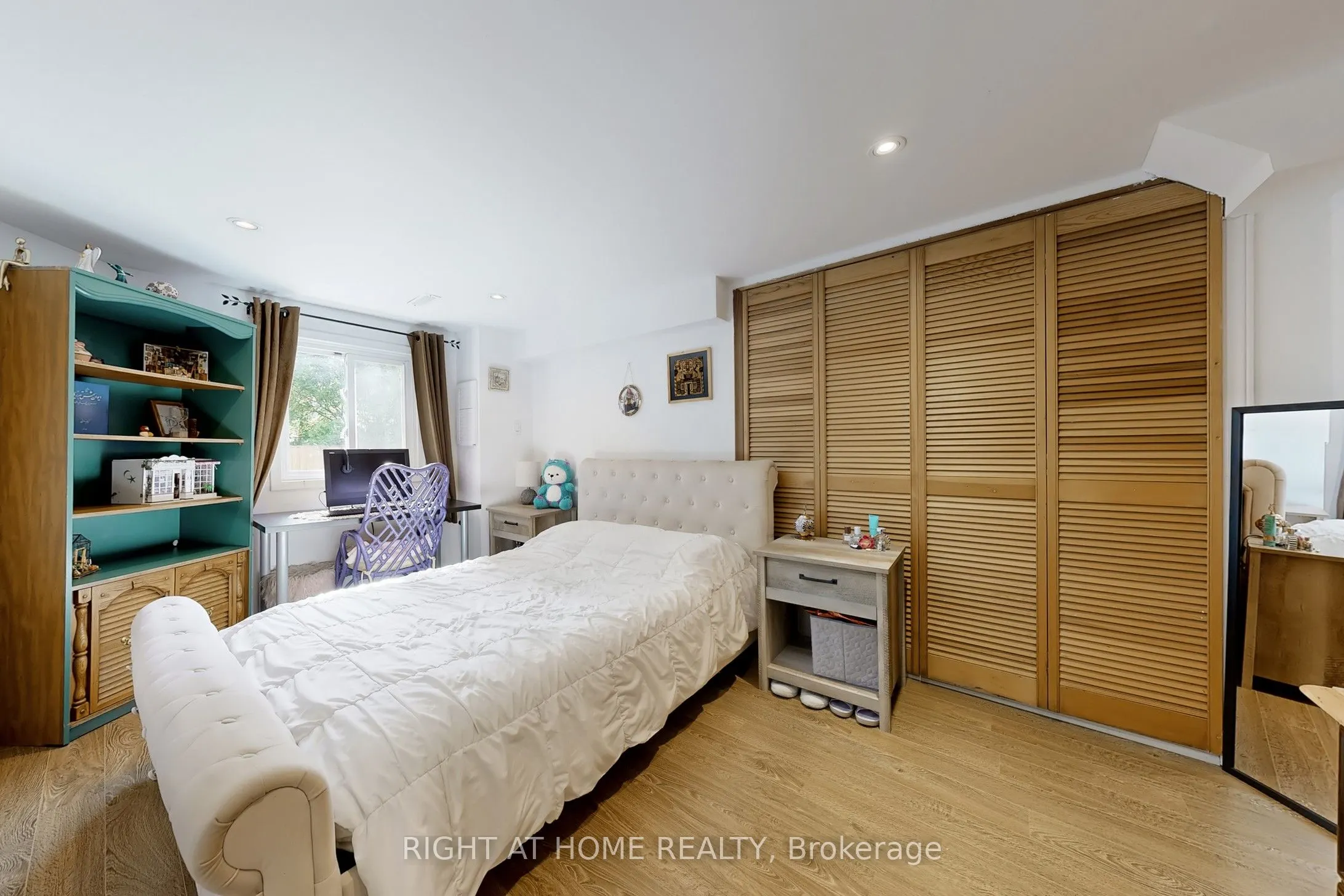 52 Breckonwood Crescent