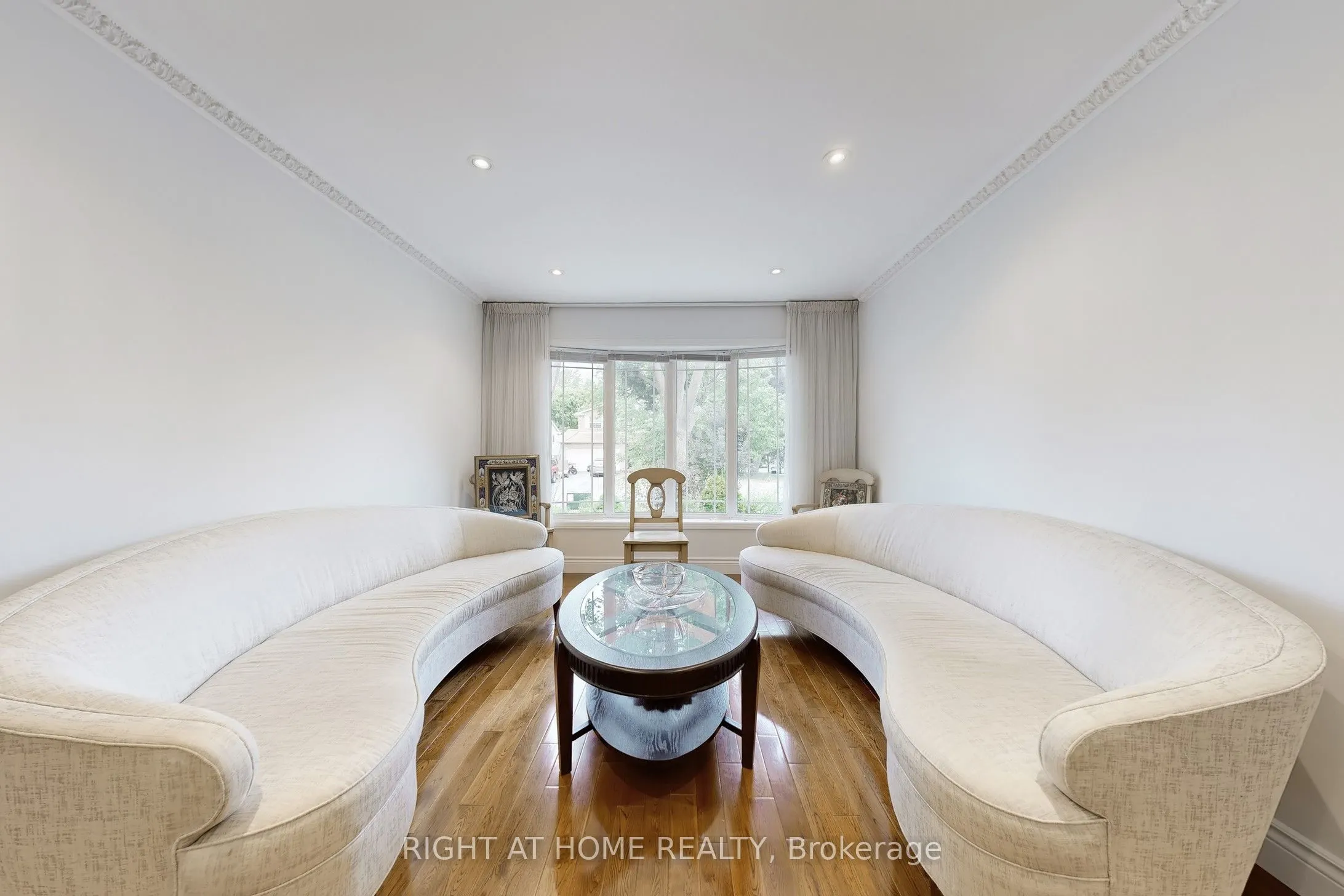 52 Breckonwood Crescent
