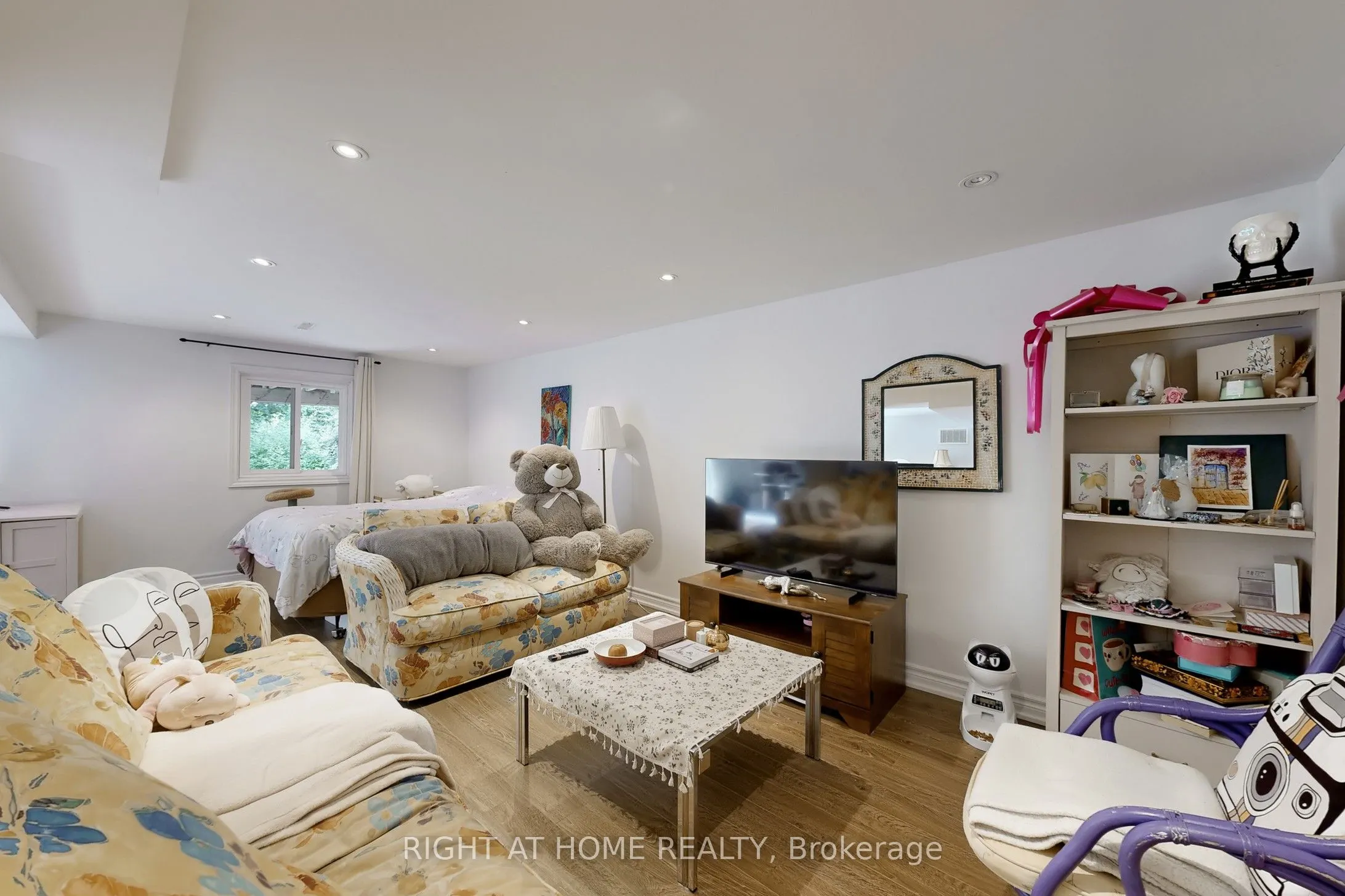 52 Breckonwood Crescent