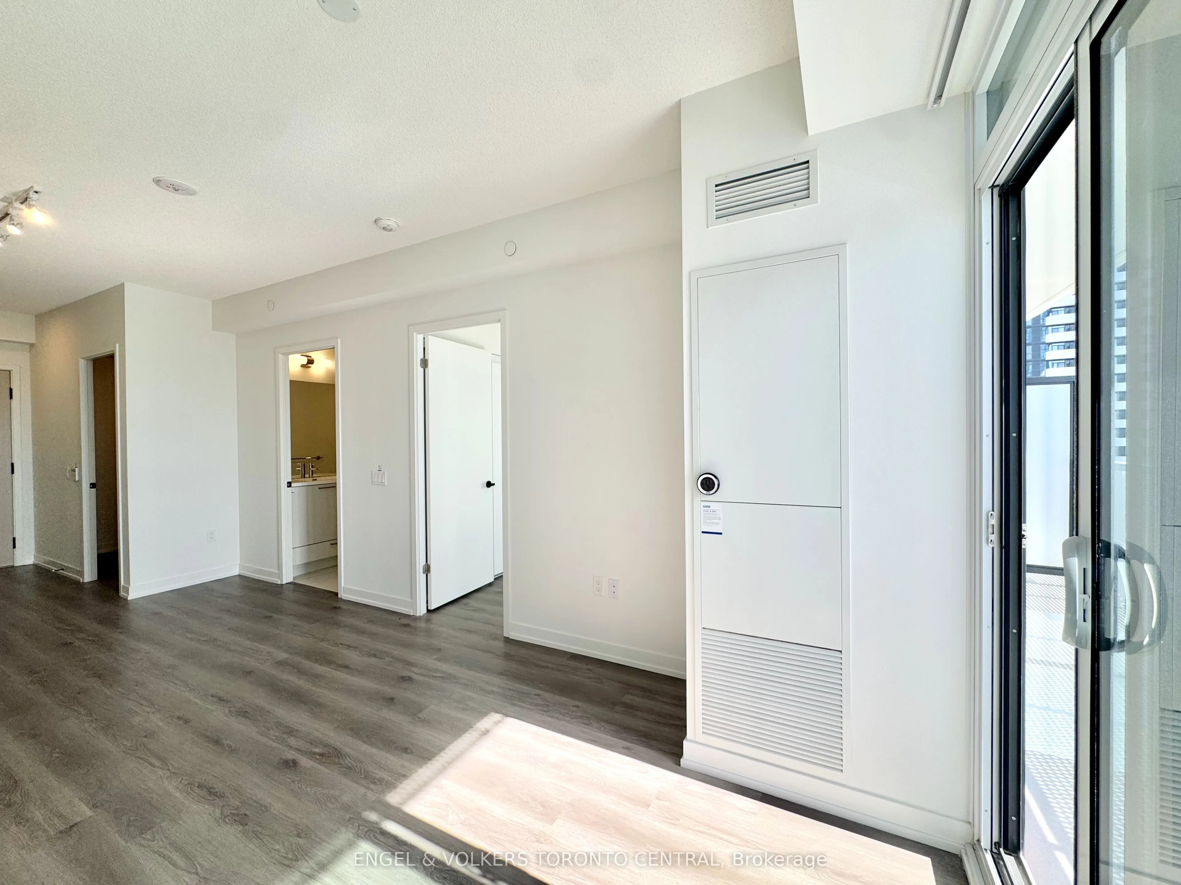 225 Commerce Street, #3203