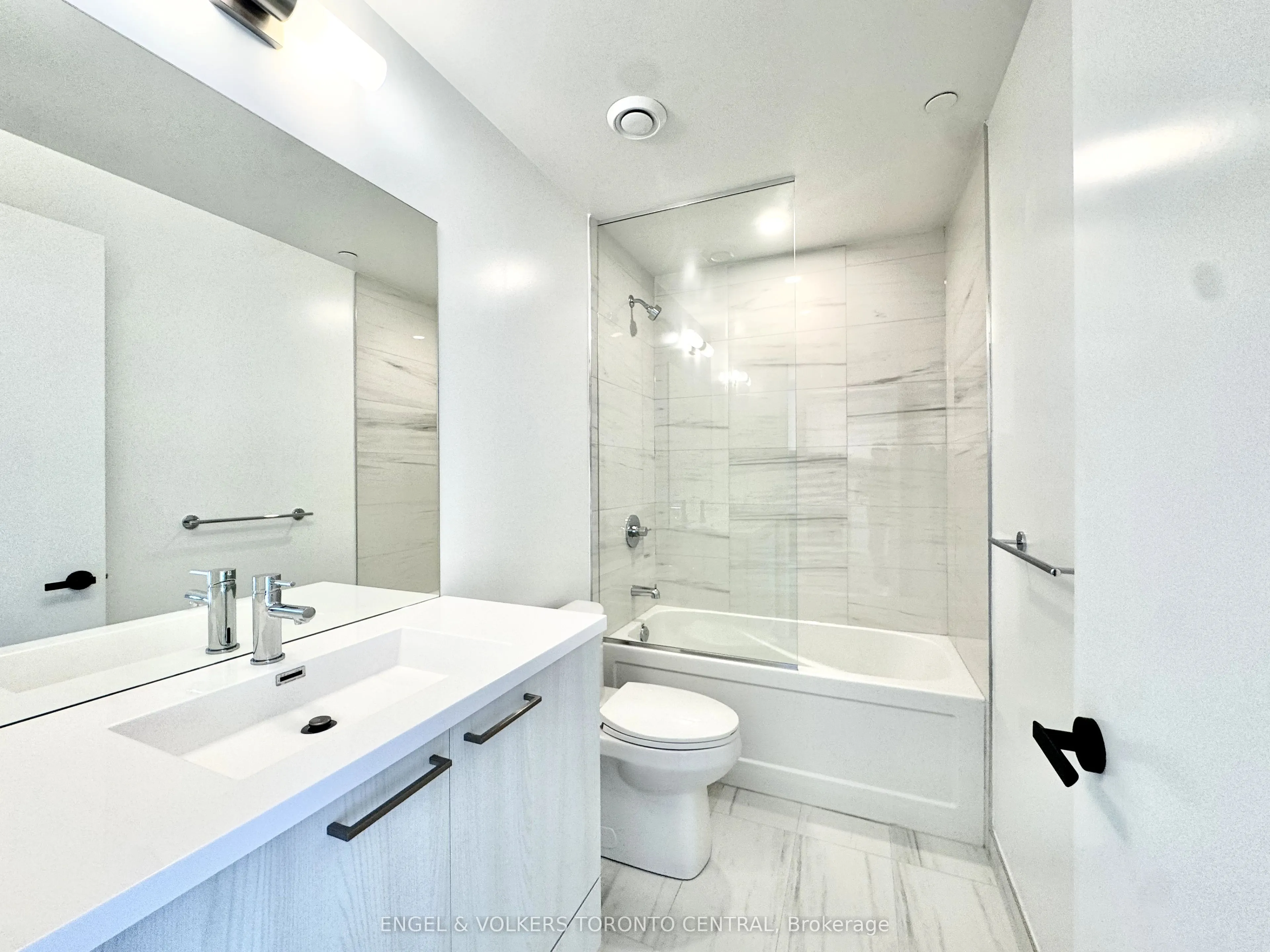 225 Commerce Street, #3203