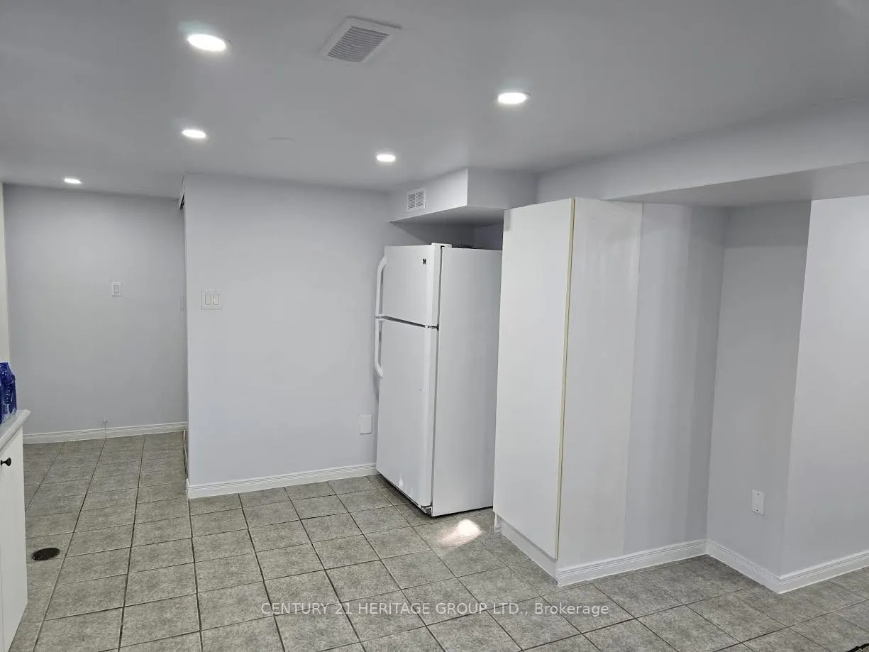 65 Park Crescent, #Bsmt B
