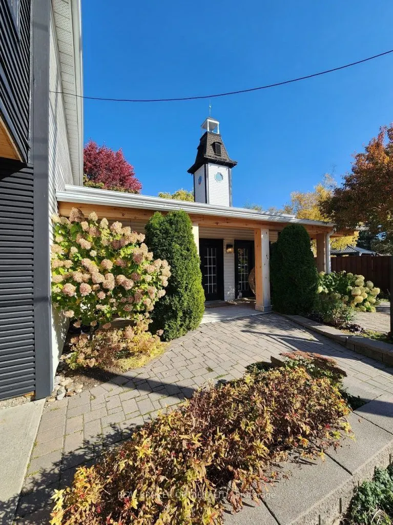 1 Dufferin Street