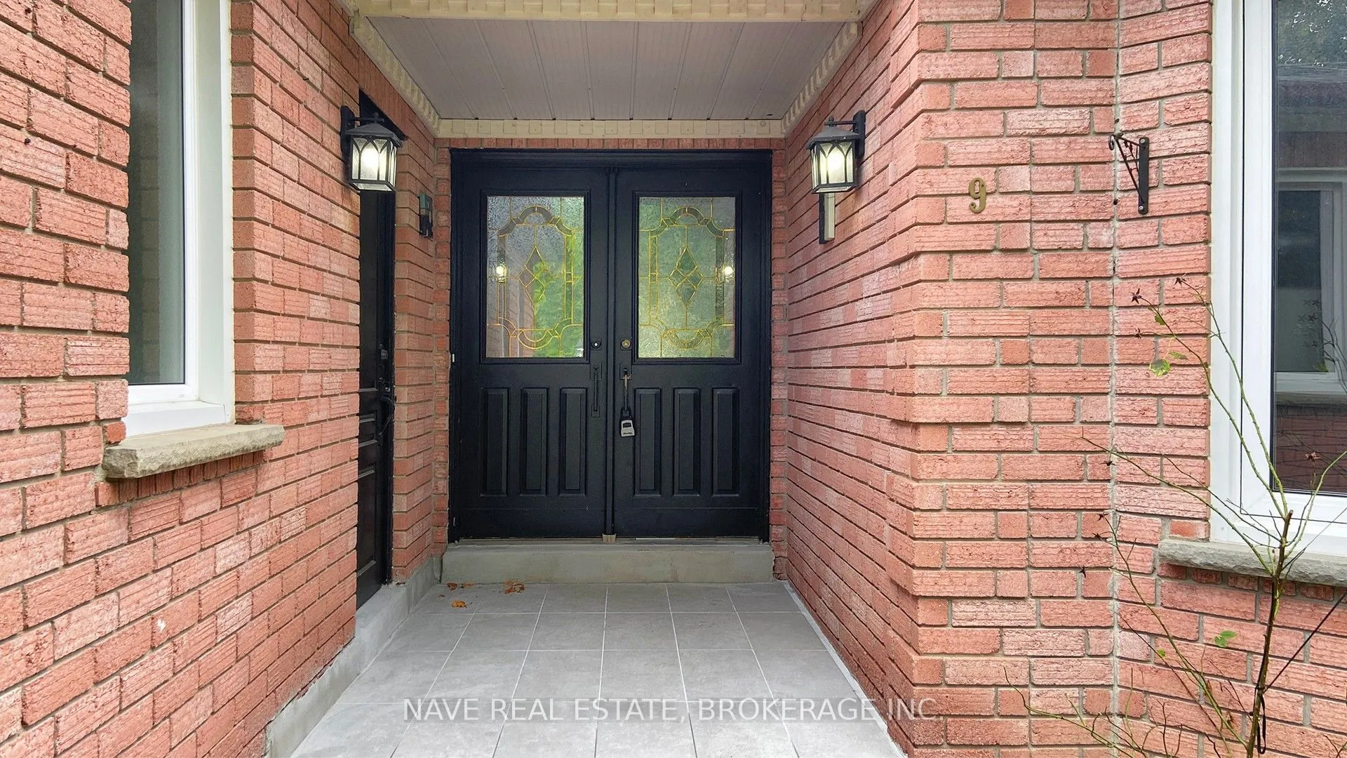 9 Tollbar Court