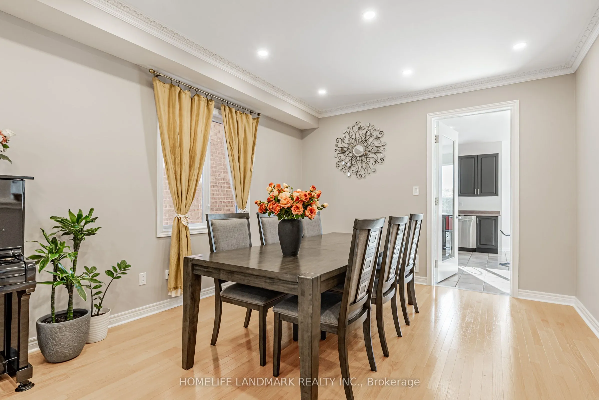 12 Houser Street