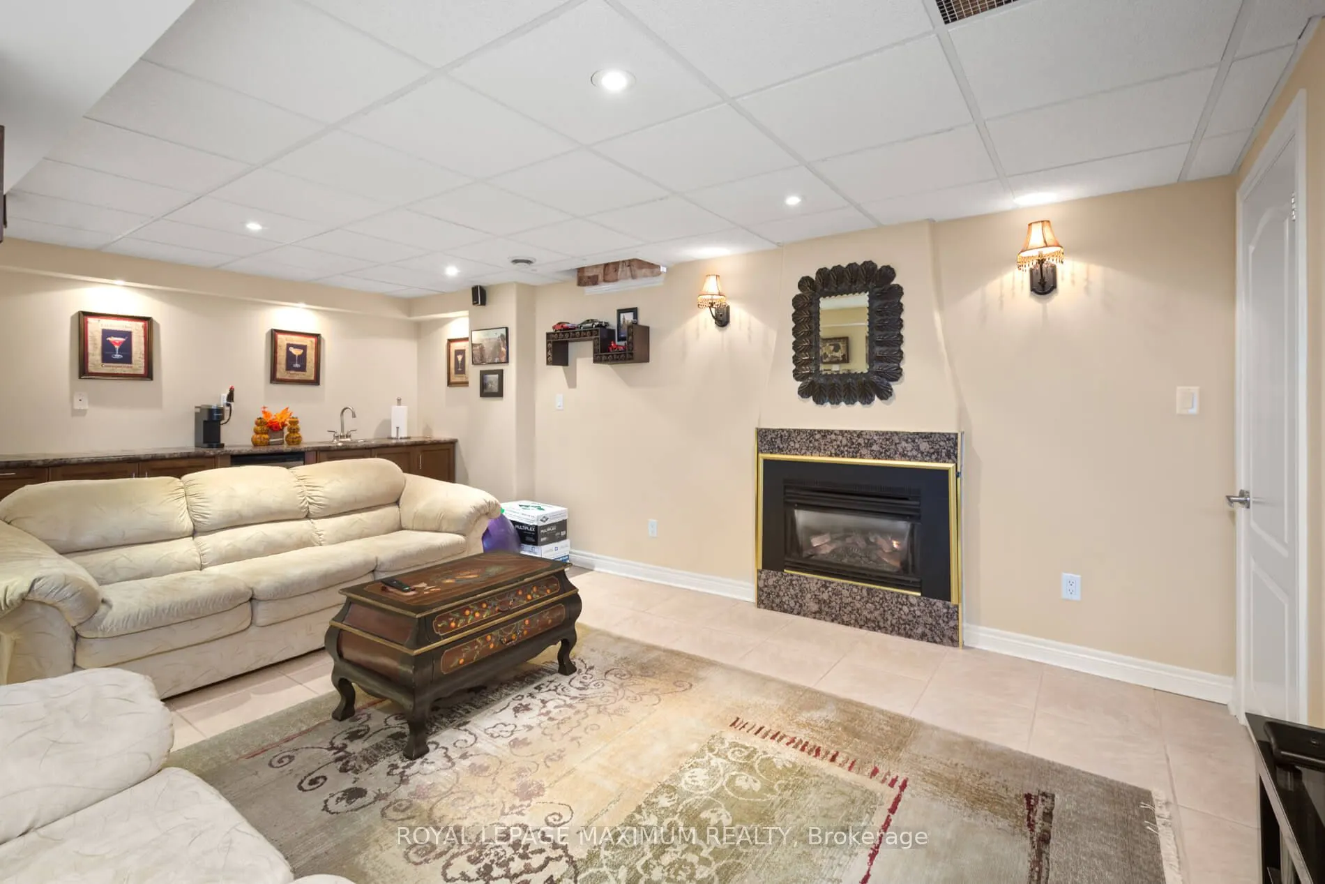 12 Checker Court