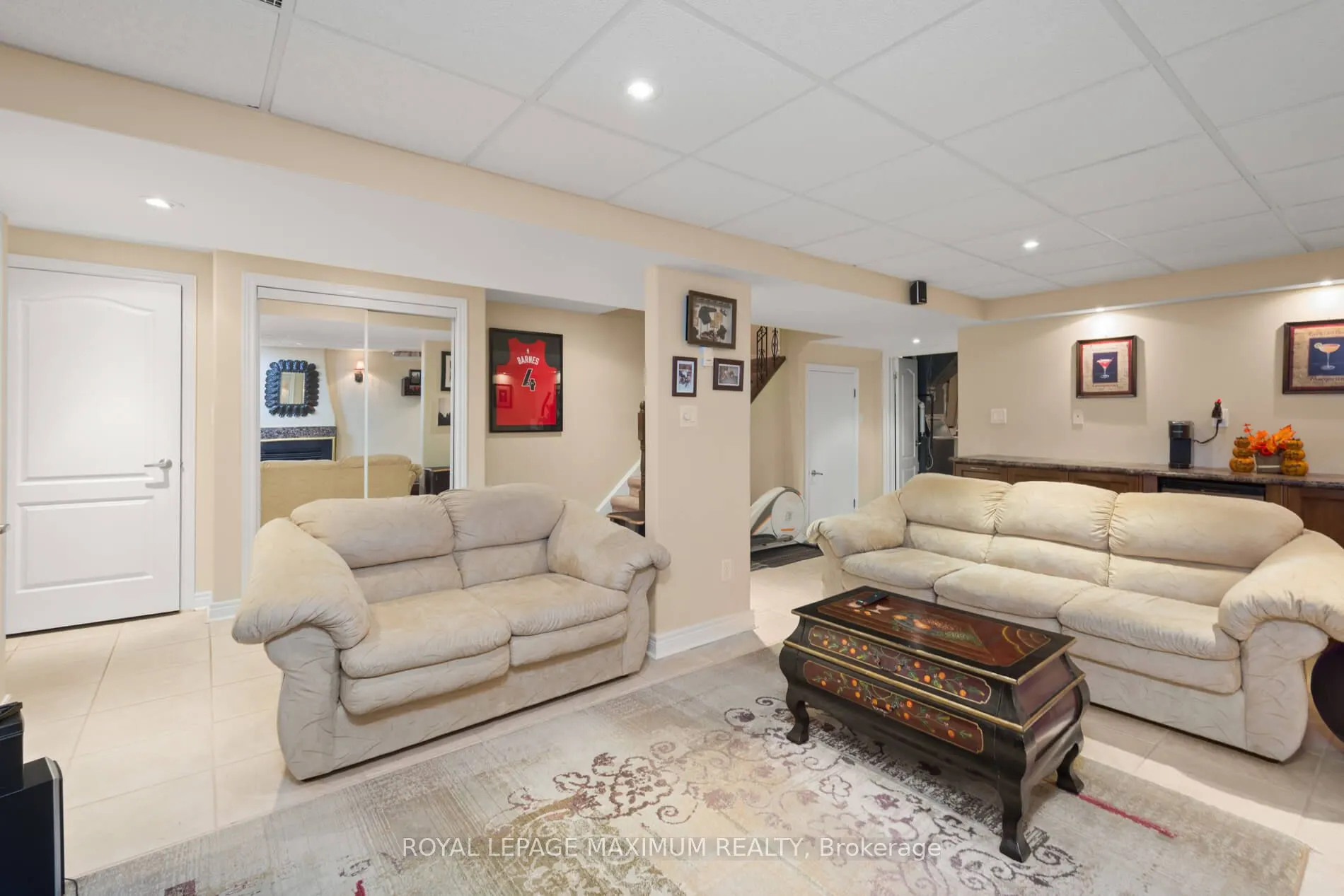 12 Checker Court