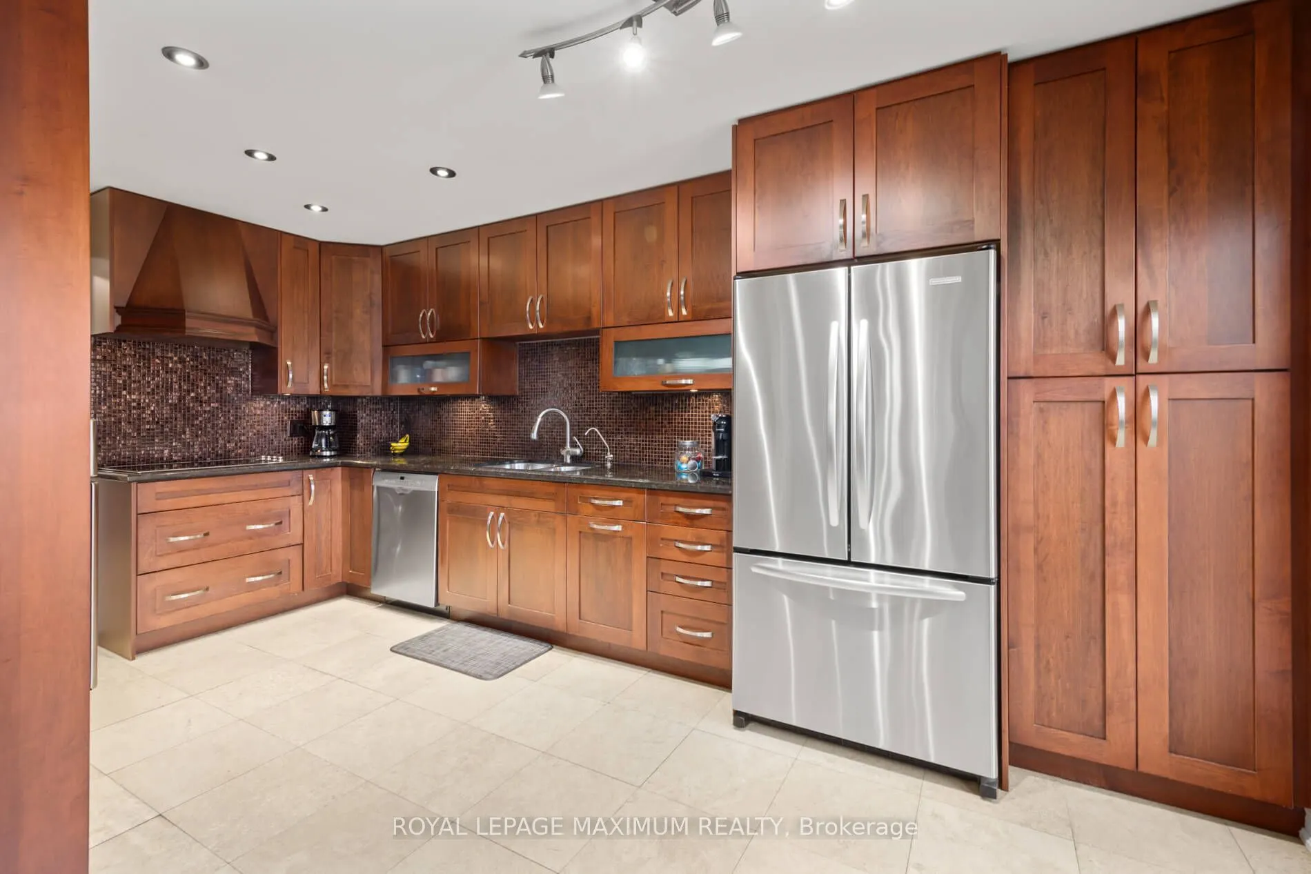 12 Checker Court