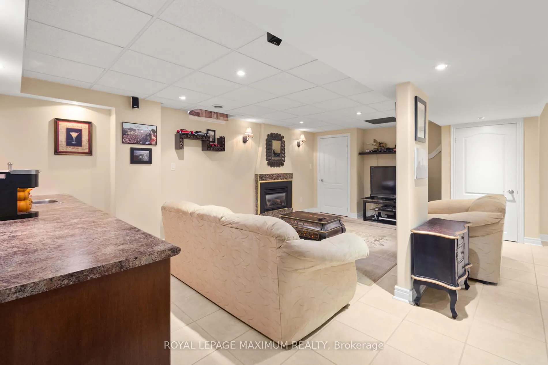 12 Checker Court