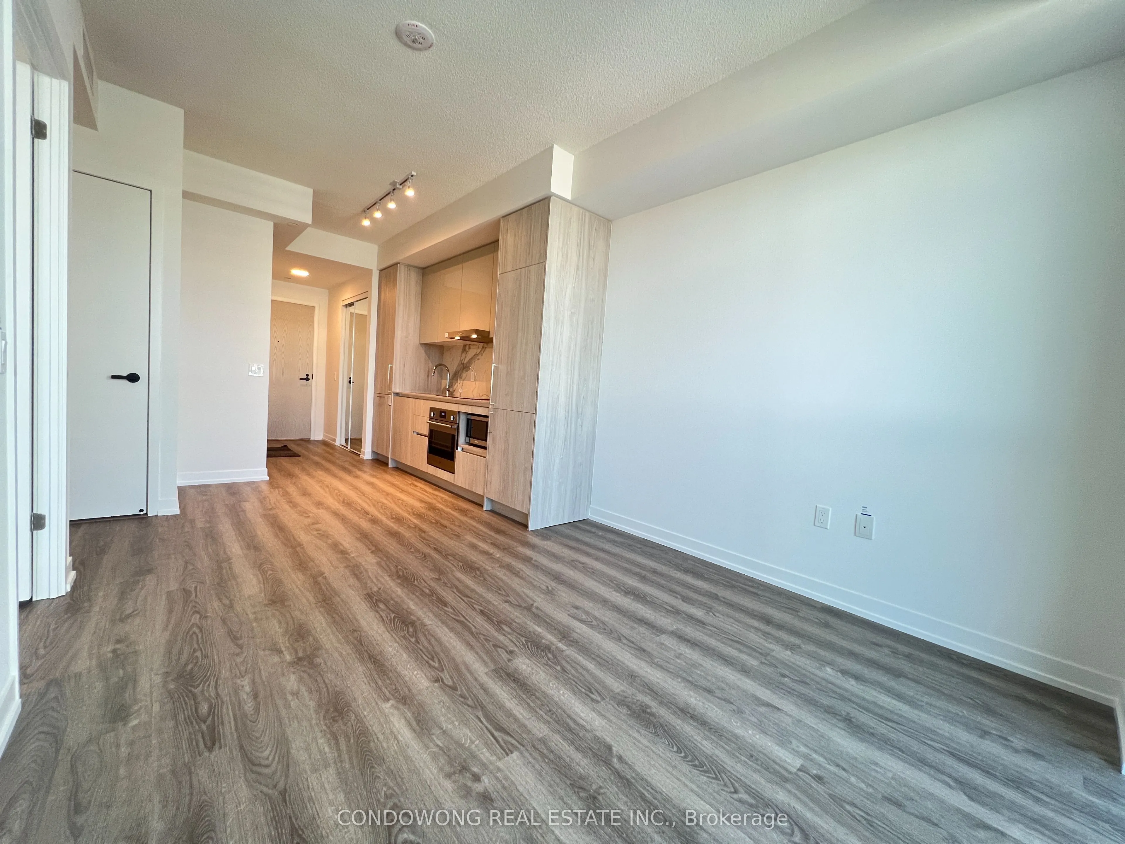 195 Commerce Street, #4917