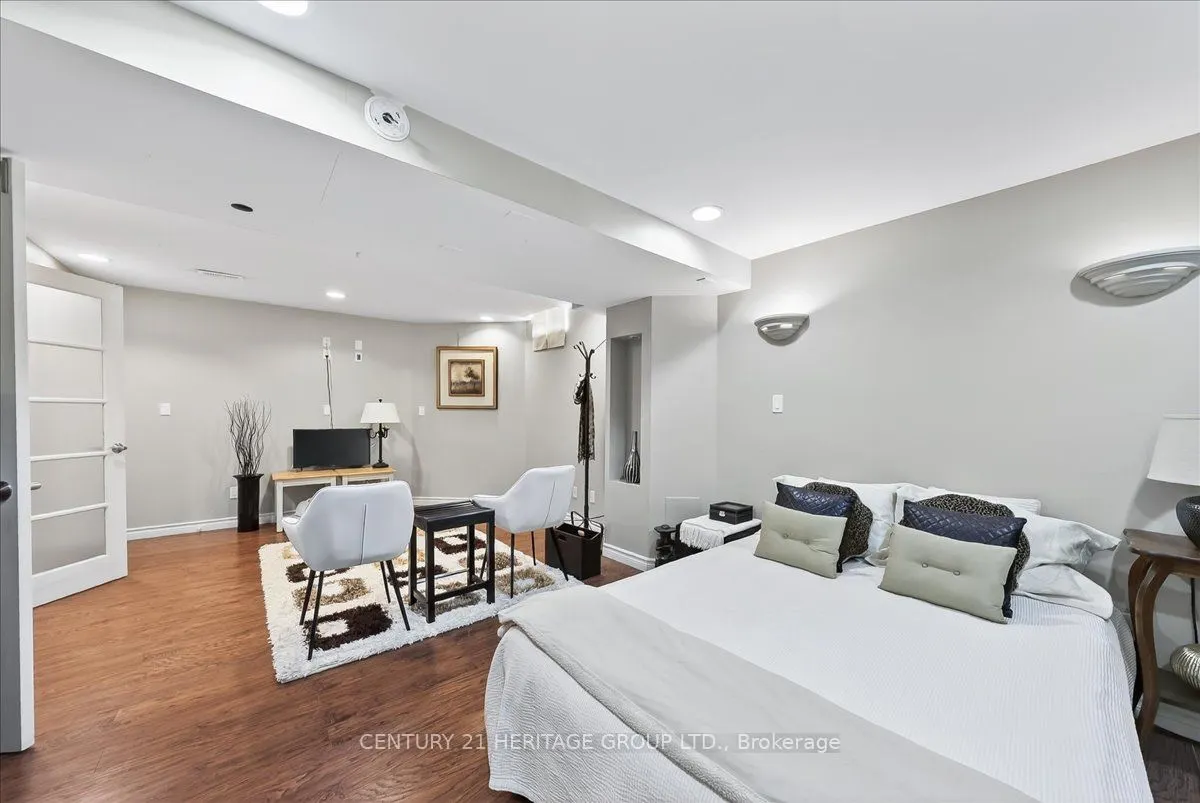 350 Hewitt Circle