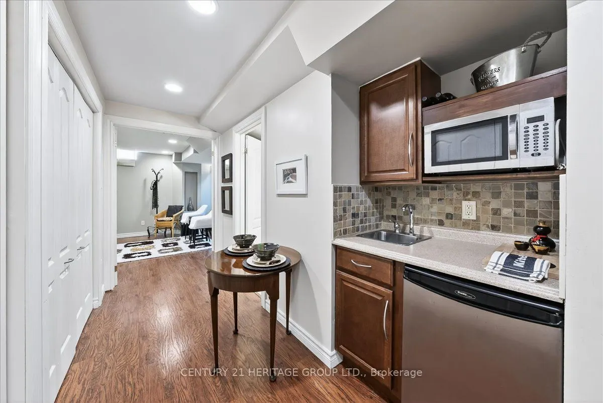 350 Hewitt Circle