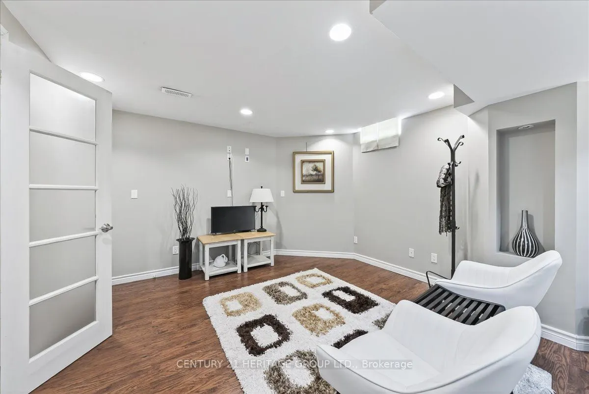 350 Hewitt Circle
