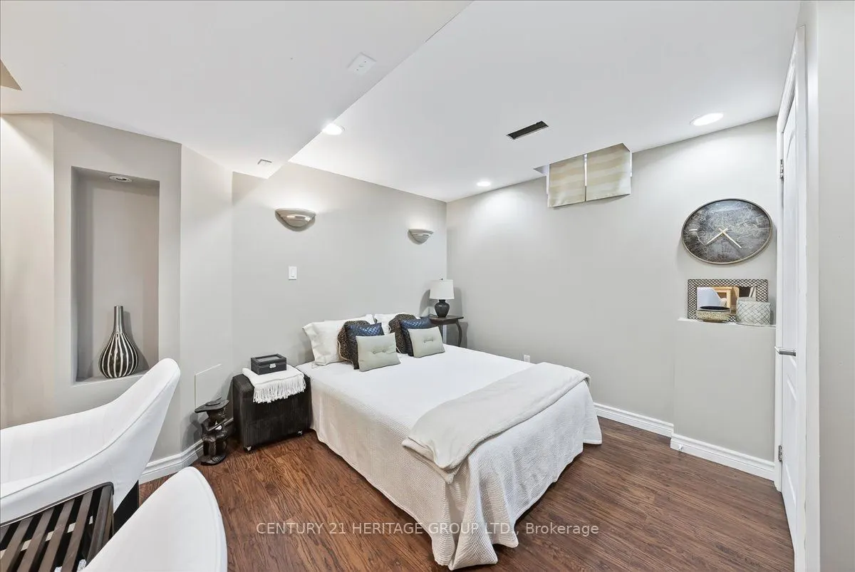 350 Hewitt Circle