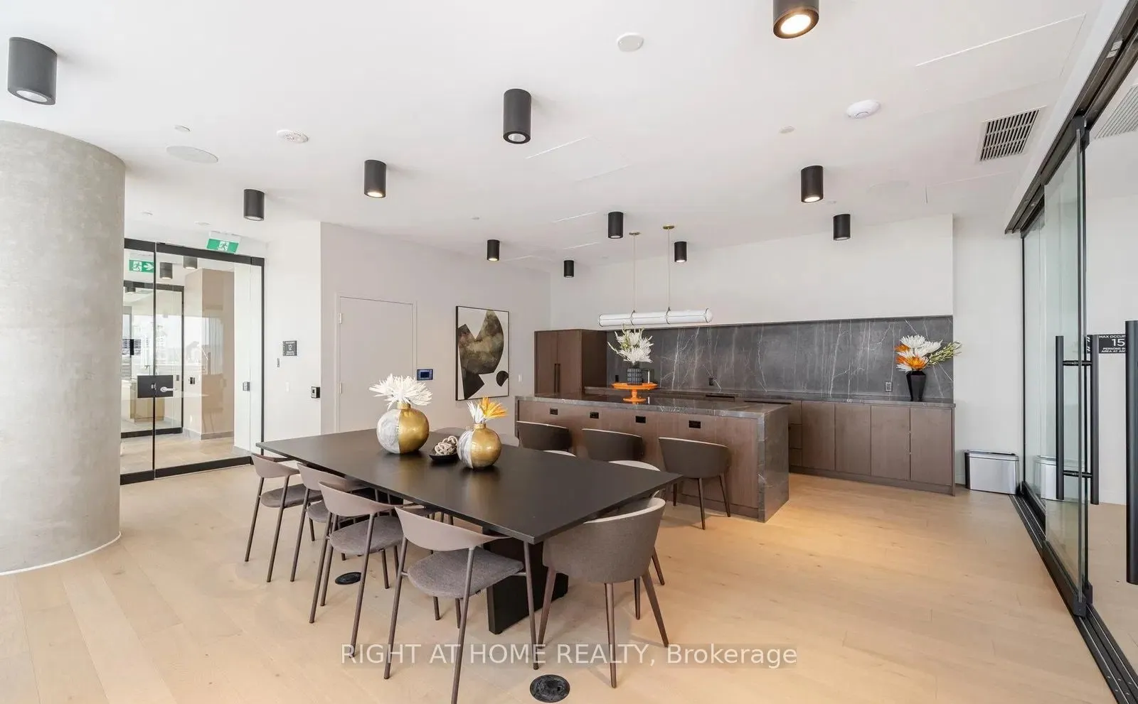 7890 Jane Street, #101