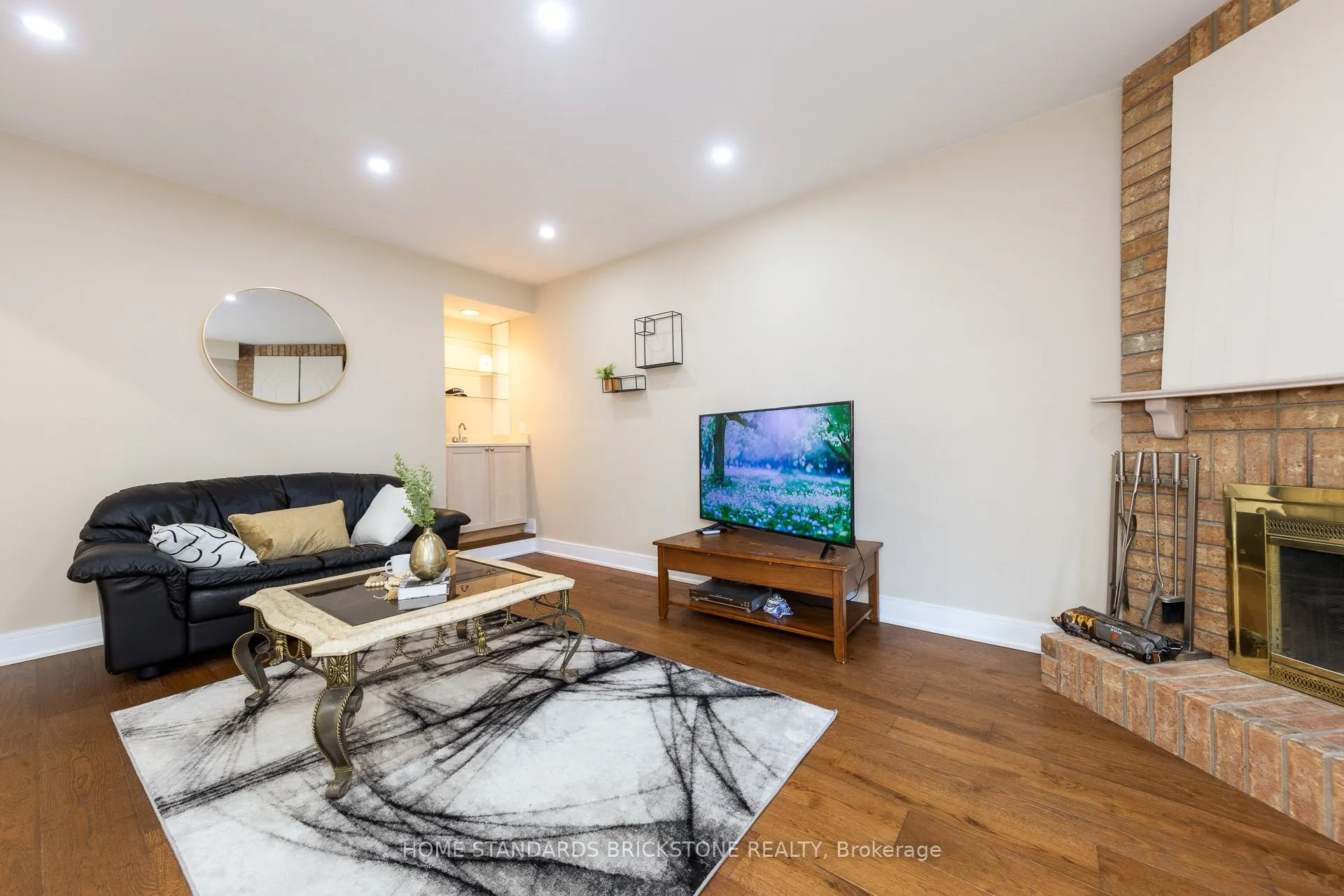 45 Spring Gate Boulevard