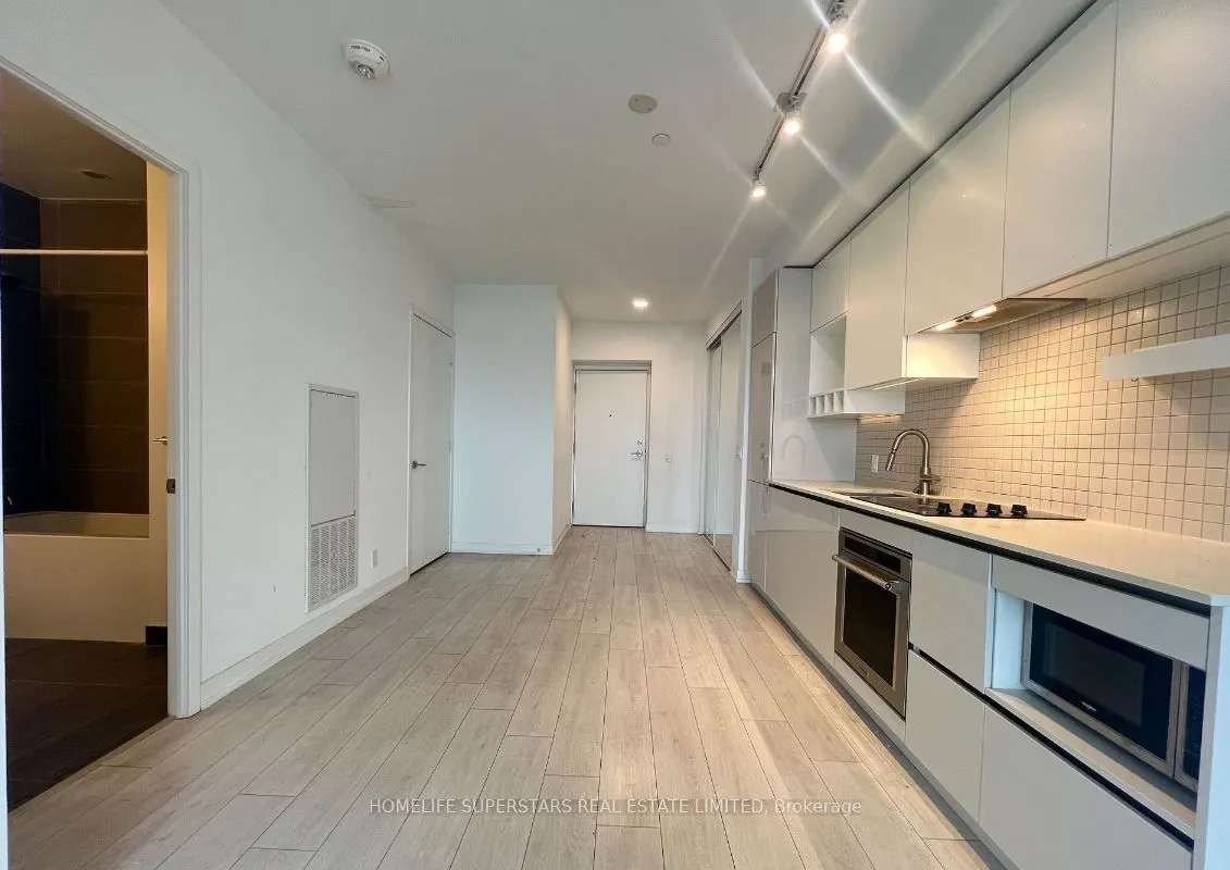 950 Portage Parkway, #3801