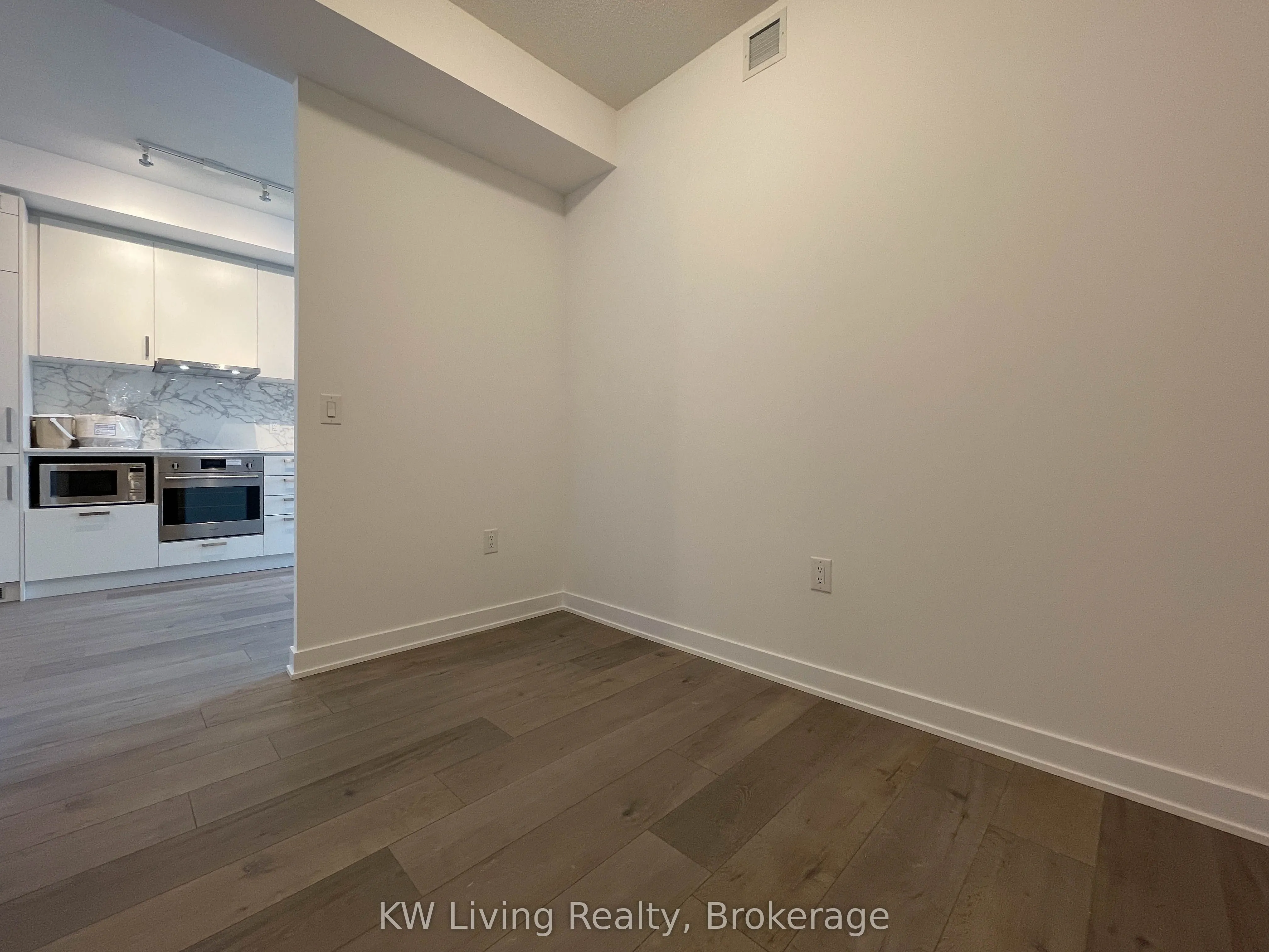 60 Honeycrisp Crescent, #1502