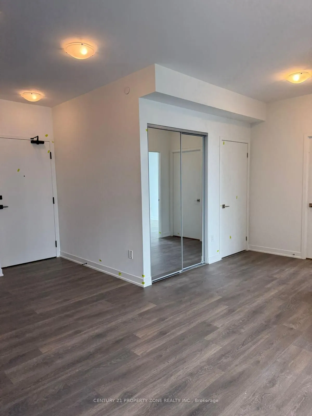 10 Abeja Street, #1619