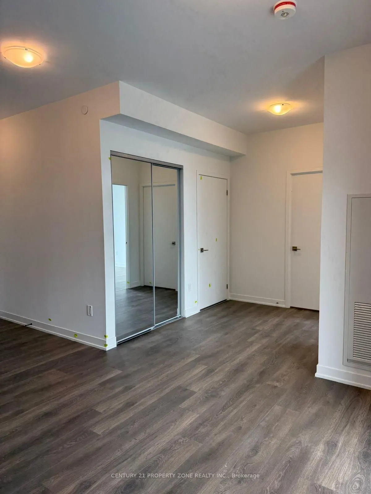 10 Abeja Street, #1619